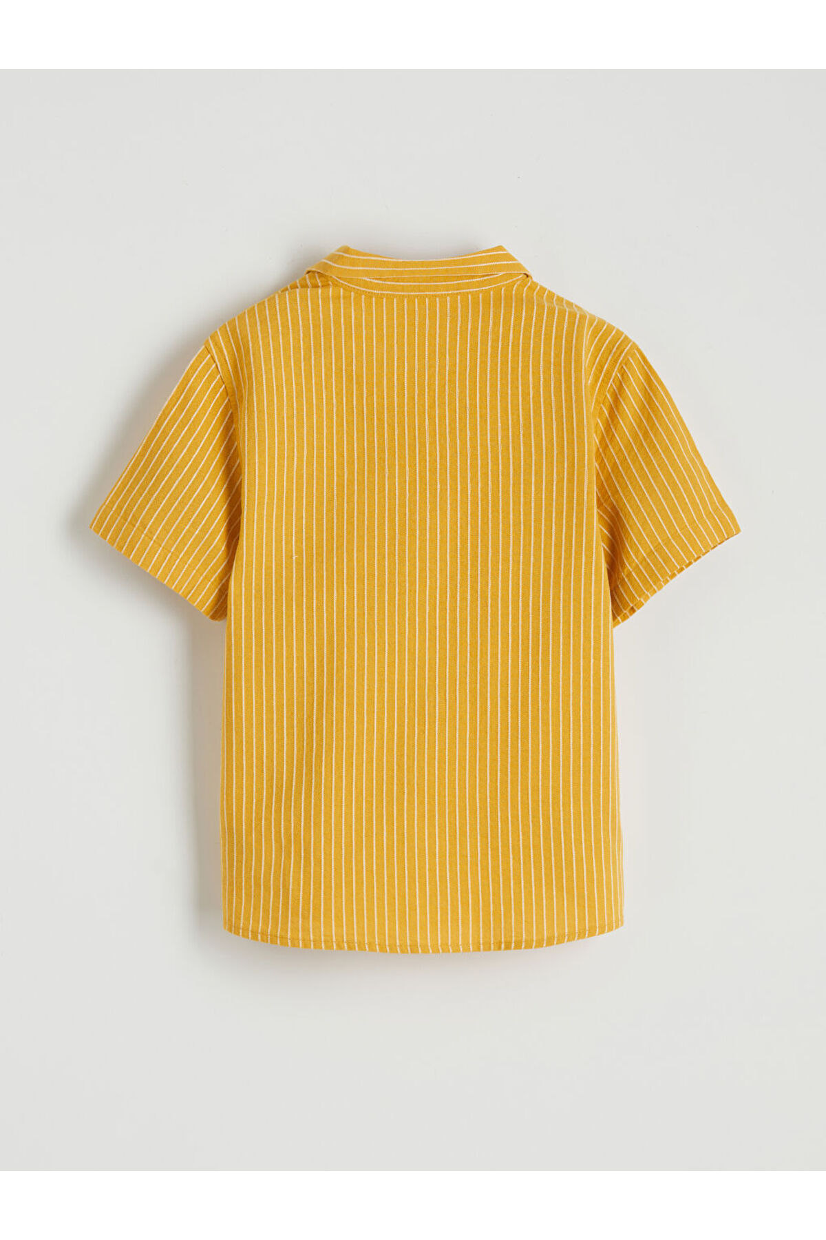 LC Waikiki Sarı Resort Yaka Çizgili Kısa Kollu Erkek Çocuk Gömlek fotoğrafı 2 (önizleme)