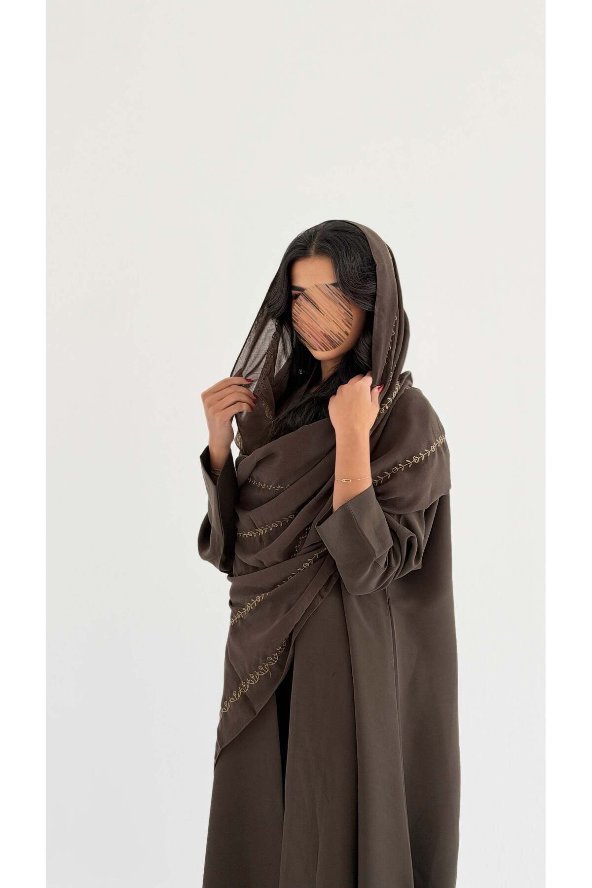 MWT1021 -عباية مع طرحة تطريز