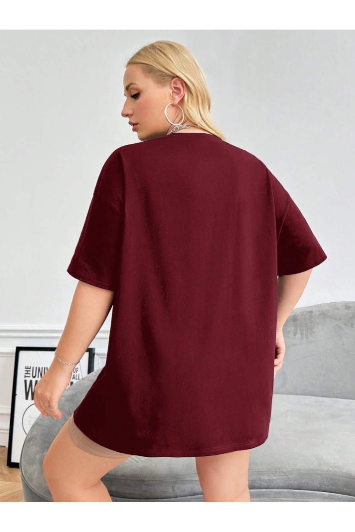 Revasser  Kadın Özel Tasarım Bordo Gold Kelebek Baskılı Bisiklet Yaka Penye T-Shirt - Görsel 3