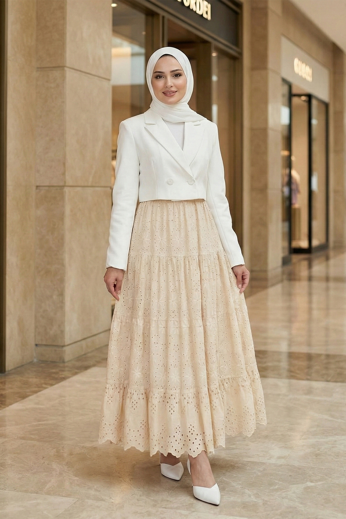 Women Scallop Embroidered Detailed Lined Tesetrtür Skirt - Beige