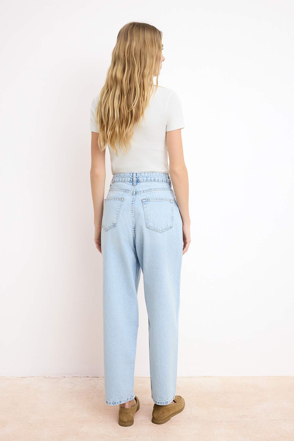 Trendyolmilla  Mavi Yüksek Bel 100% Pamuk Barrel Jeans TWOSS26JE00143 - Görsel 4