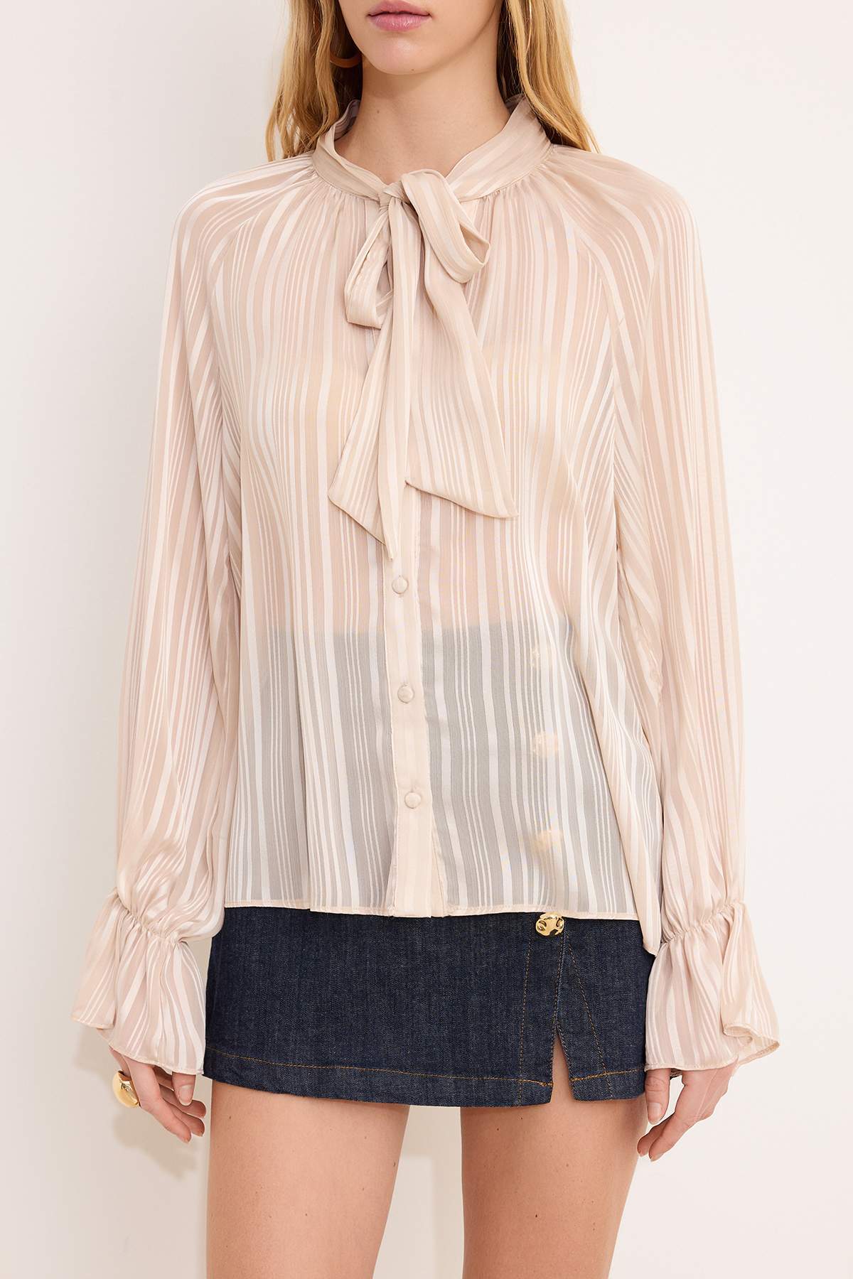 Trendyolmilla  Taş Fular Detaylı Gömlek TWOSS26GO00020 - Görsel 3