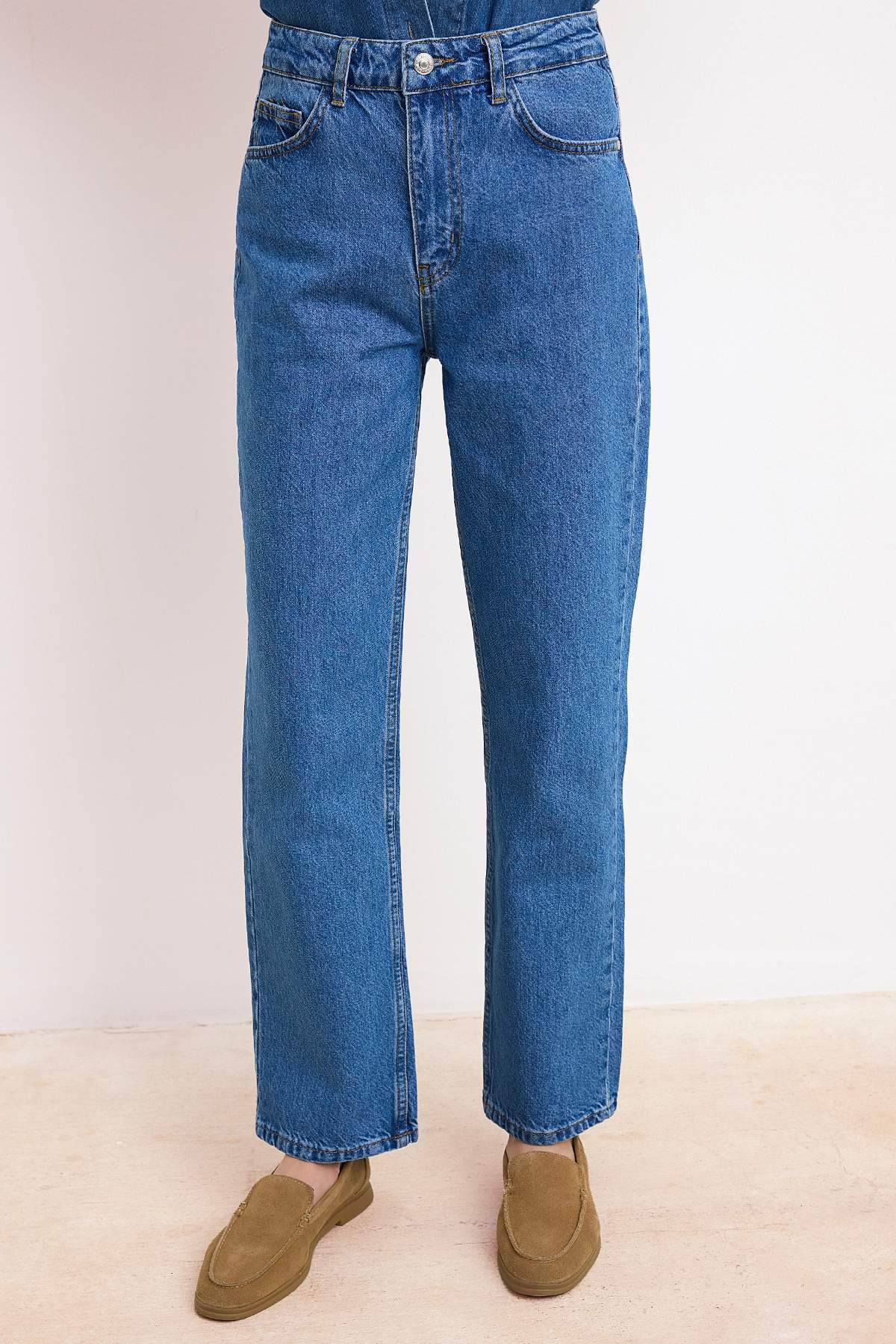 Trendyolmilla  Mavi Normal Bel 100% Pamuk Straight Düz Kesim Jeans TWOSS26JE00096 - Görsel 3