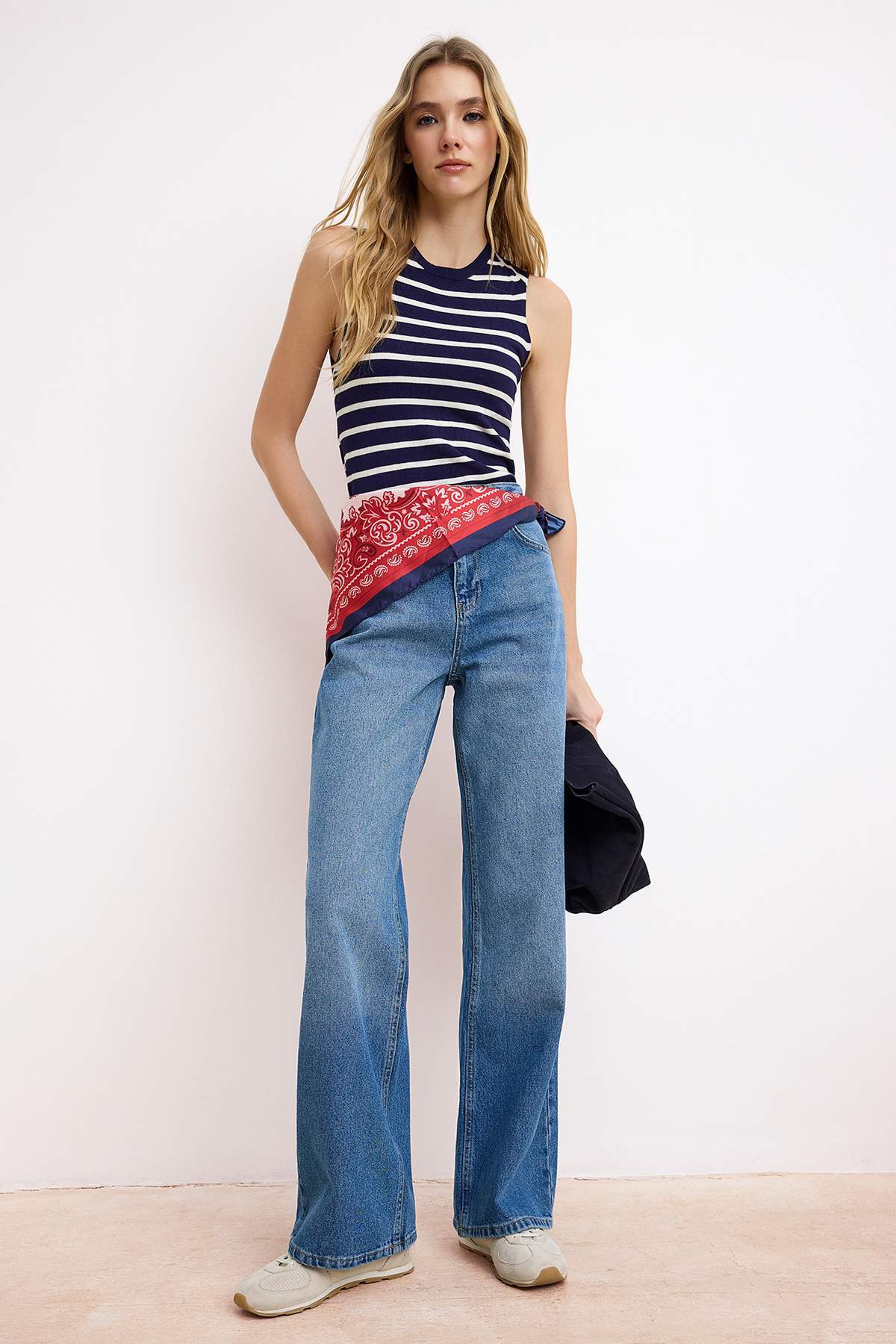 Trendyolmilla  Mavi Yüksek Bel %100 Pamuk Geniş Paça Wide Leg Jeans TWOSS26JE00130 - Görsel 3