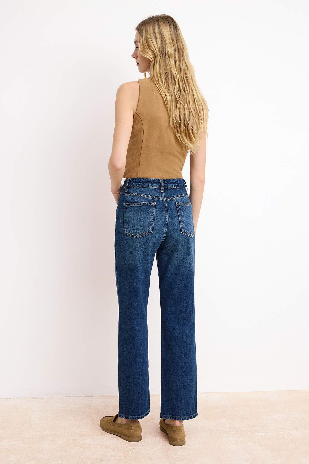 Trendyolmilla  Mavi More Sustainable Yüksek Bel Az Esnek Straight Düz Kesim Jeans TWOSS26JE00159 - Görsel 4