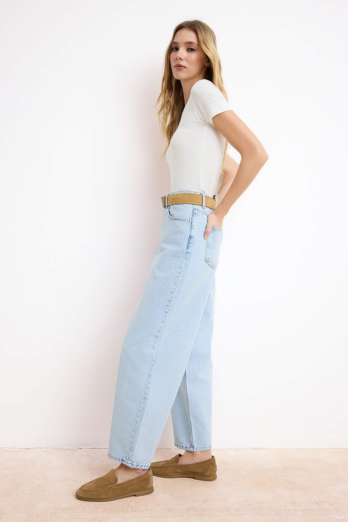 Trendyolmilla  Mavi Yüksek Bel 100% Pamuk Barrel Jeans TWOSS26JE00143 - Görsel 2