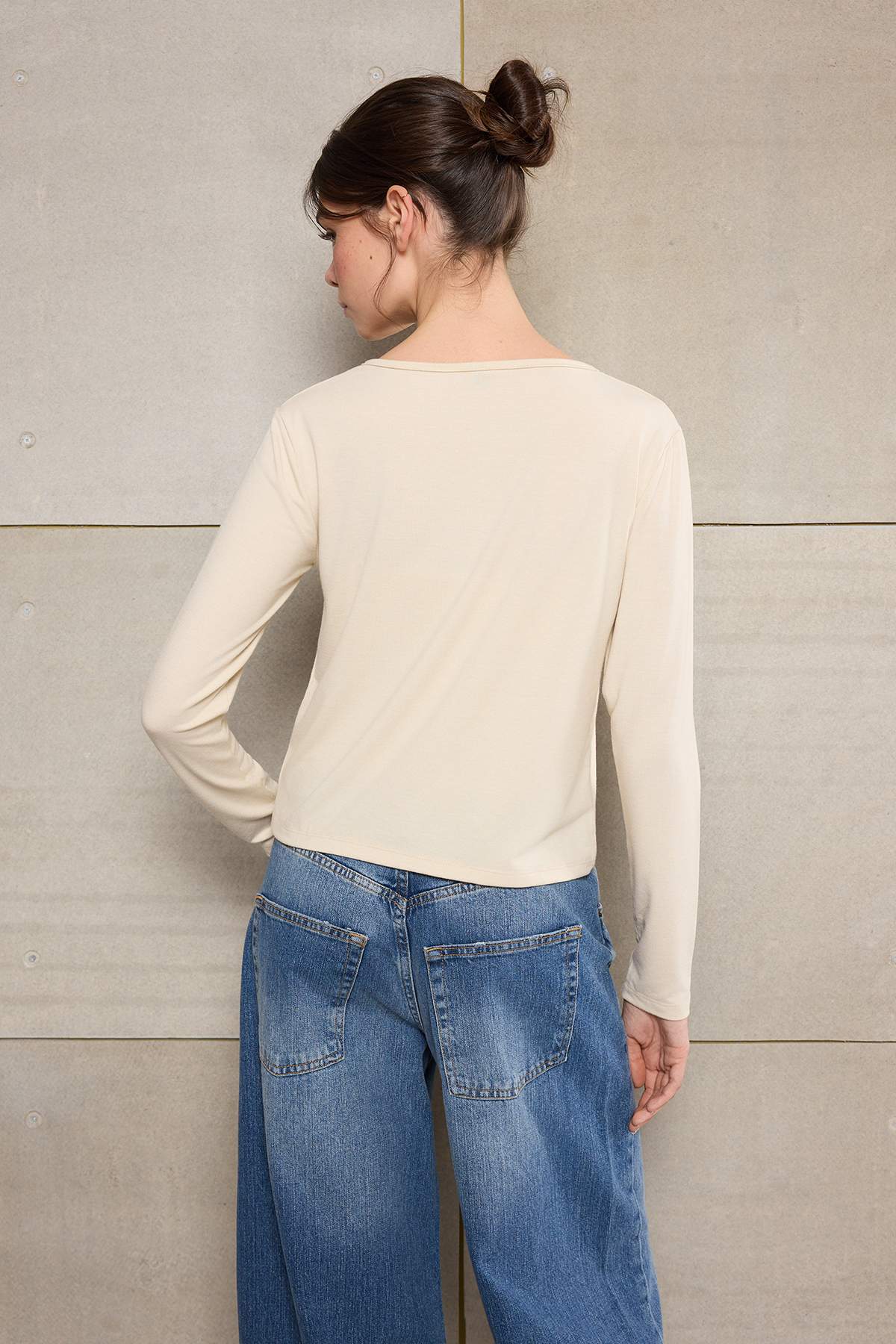 Trendyolmilla  Teen Taş %100 Pamuk Fitted/Vücuda Oturan Full Patlı Uzun Kollu Esnek Örme Bluz TWOSS26BZ00232 - Görsel 4