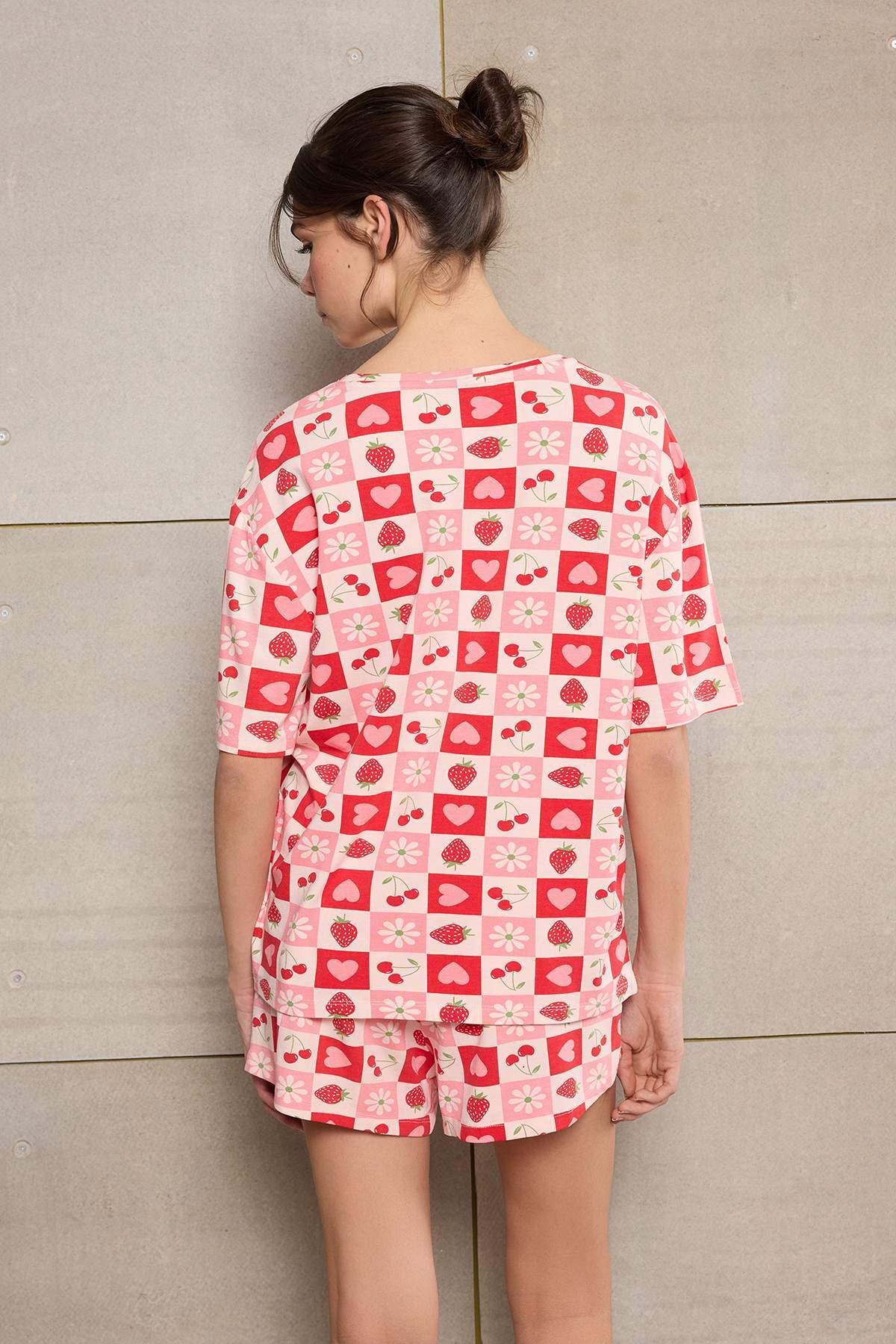 Trendyolmilla  Teen Pembe-Çok Renkli %100 Pamuklu Kalp ve Meyve Baskılı Örme Pijama Takımı THMSS26PT00048 - Görsel 4