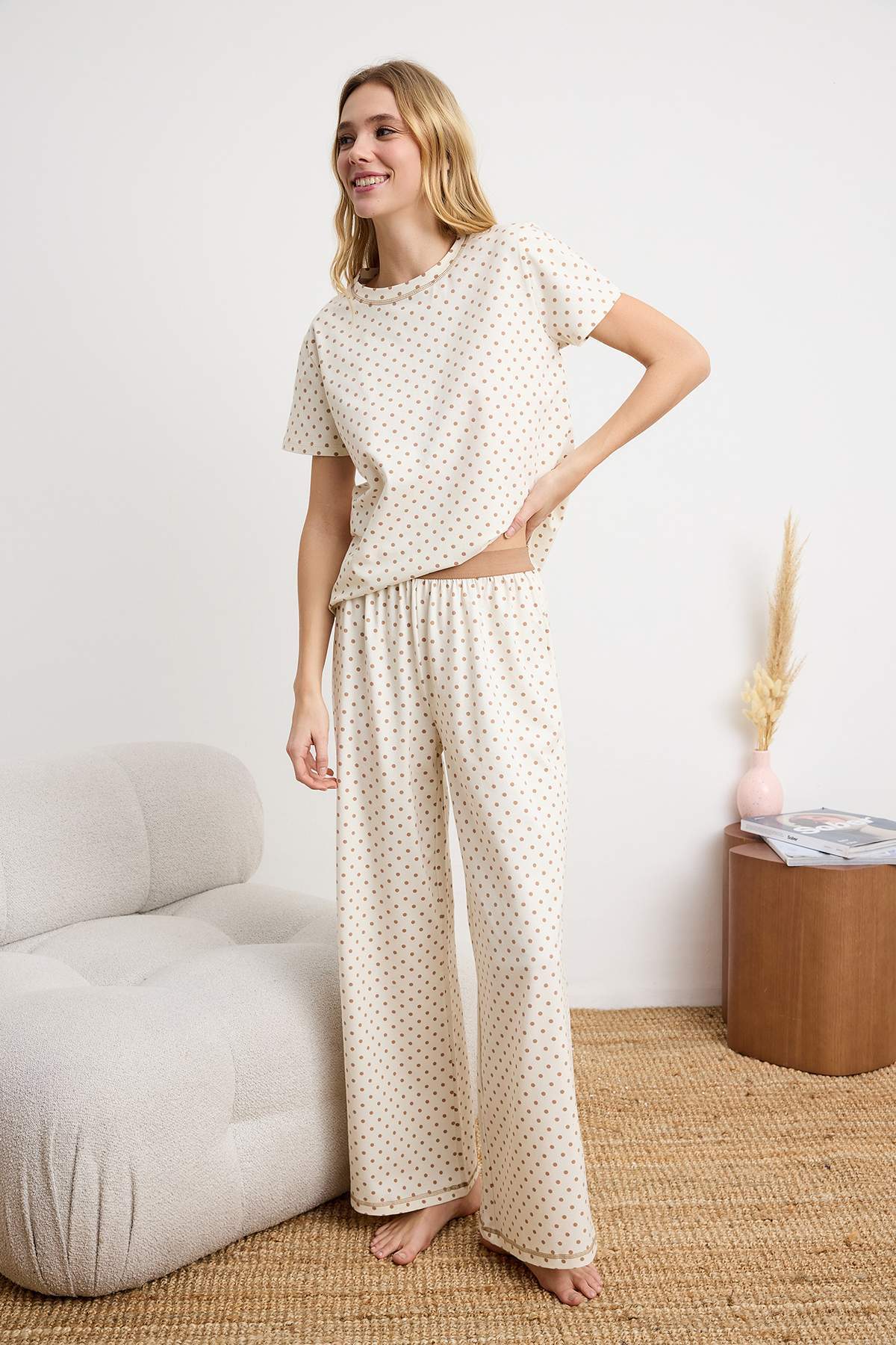 Trendyolmilla  Ekru Pamuklu Puantiyeli Bel Lastik Detaylı Örme Pijama Takımı THMSS26PT00059 - Görsel 2