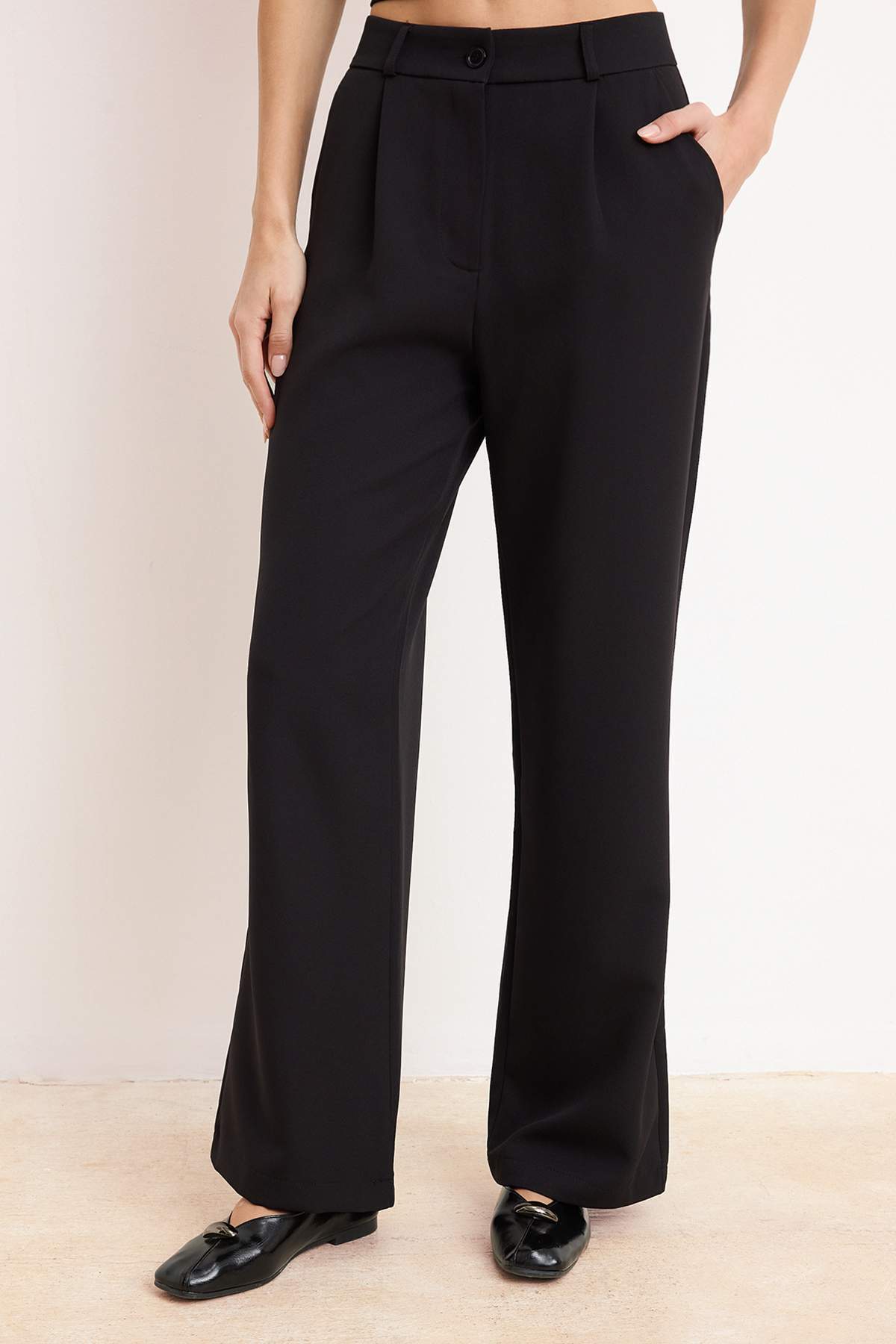 Trendyolmilla  Siyah Yüksek Bel Wide Leg/Geniş Paça Pileli Dokuma Kumaş Pantolon TWOAW21PL0076 - Görsel 4