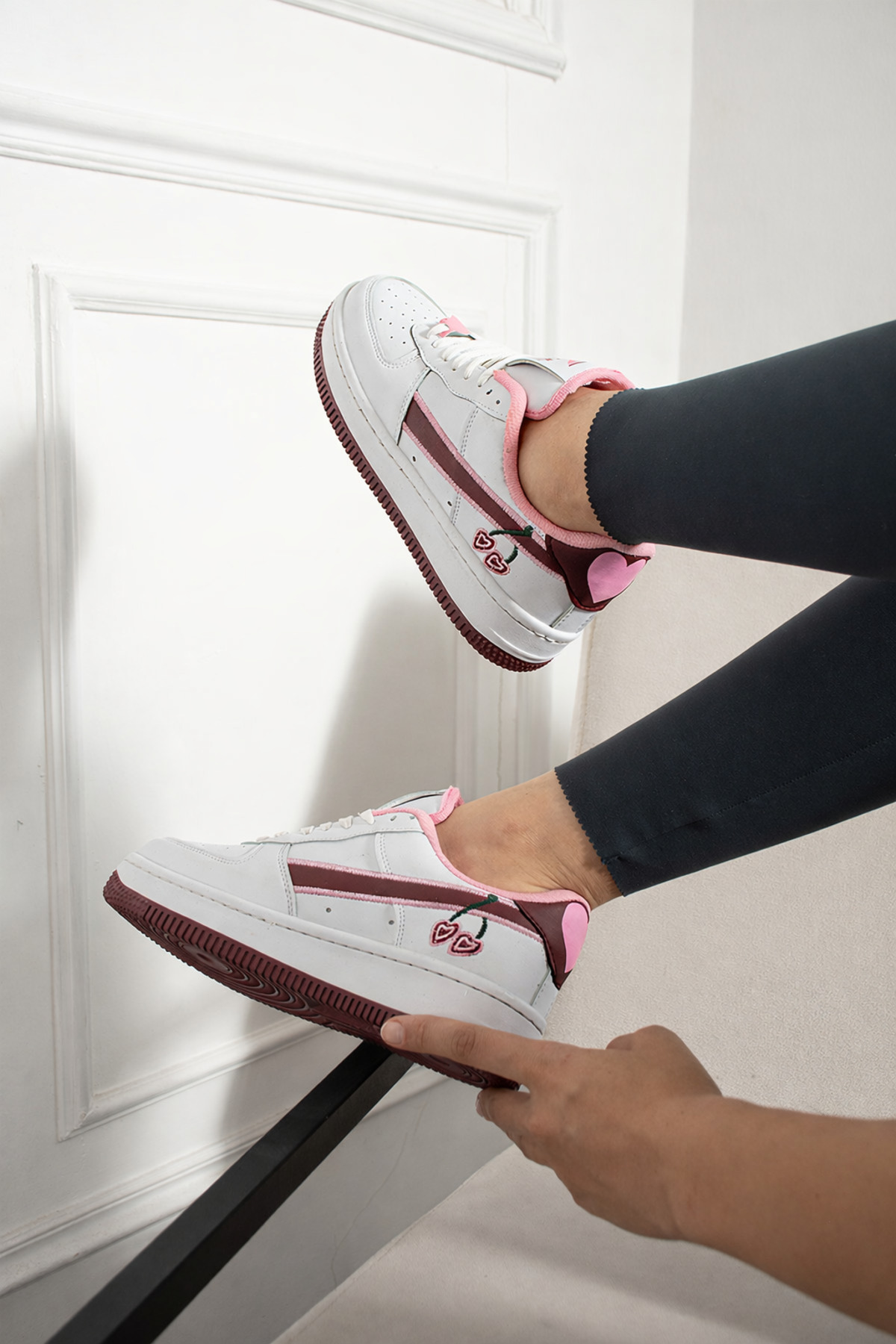 SEOUL SPORT SHOES  Cherry Love Air – Kiraz Nakışlı Beyaz Kadın Sneaker Spor Ayakkabı - Görsel 2