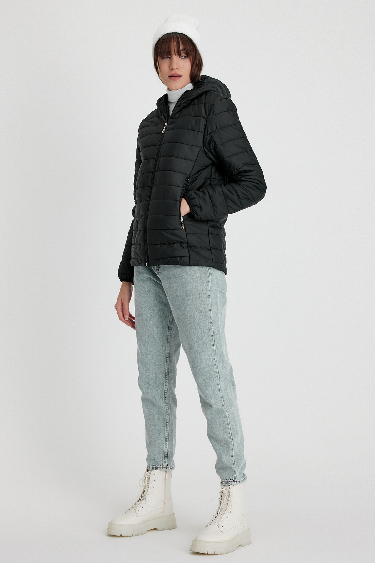 Tonny Black Kadın Siyah Kapitone Elyaflı Su ve Rüzgar Geçirmez Rahat Kalıp Mont görsel 4