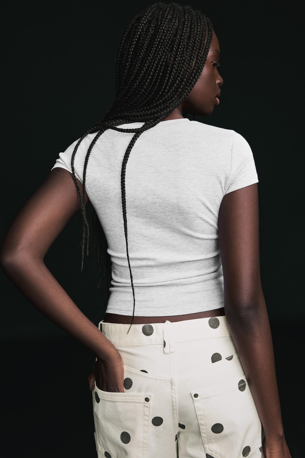 Bershka  Kısa kollu bisiklet yaka tişört - Görsel 2