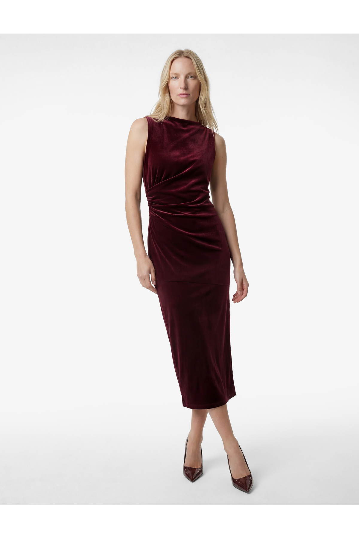 Koton Dik Yaka Slim Fit Kolsuz Drapeli Yırtmaç Detaylı Uzun Bodycon Kadife Elbise