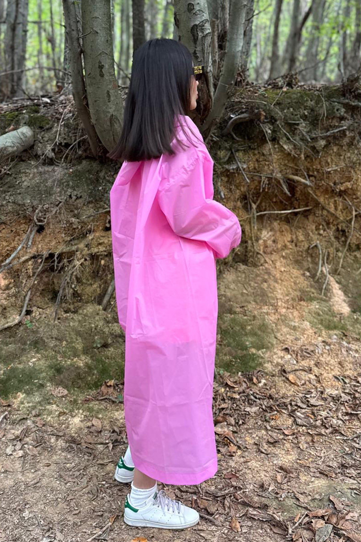 بارانی آبی اوا، ضد آب، بادگیر، کلاه‌دار، دکمه‌دار، یونیسکس — رنگ صورتی — تصویر 4 از 9