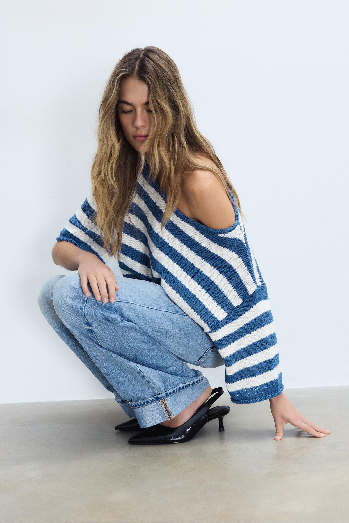 Stradivarius  Geniş yaka triko kazak - Görsel 4