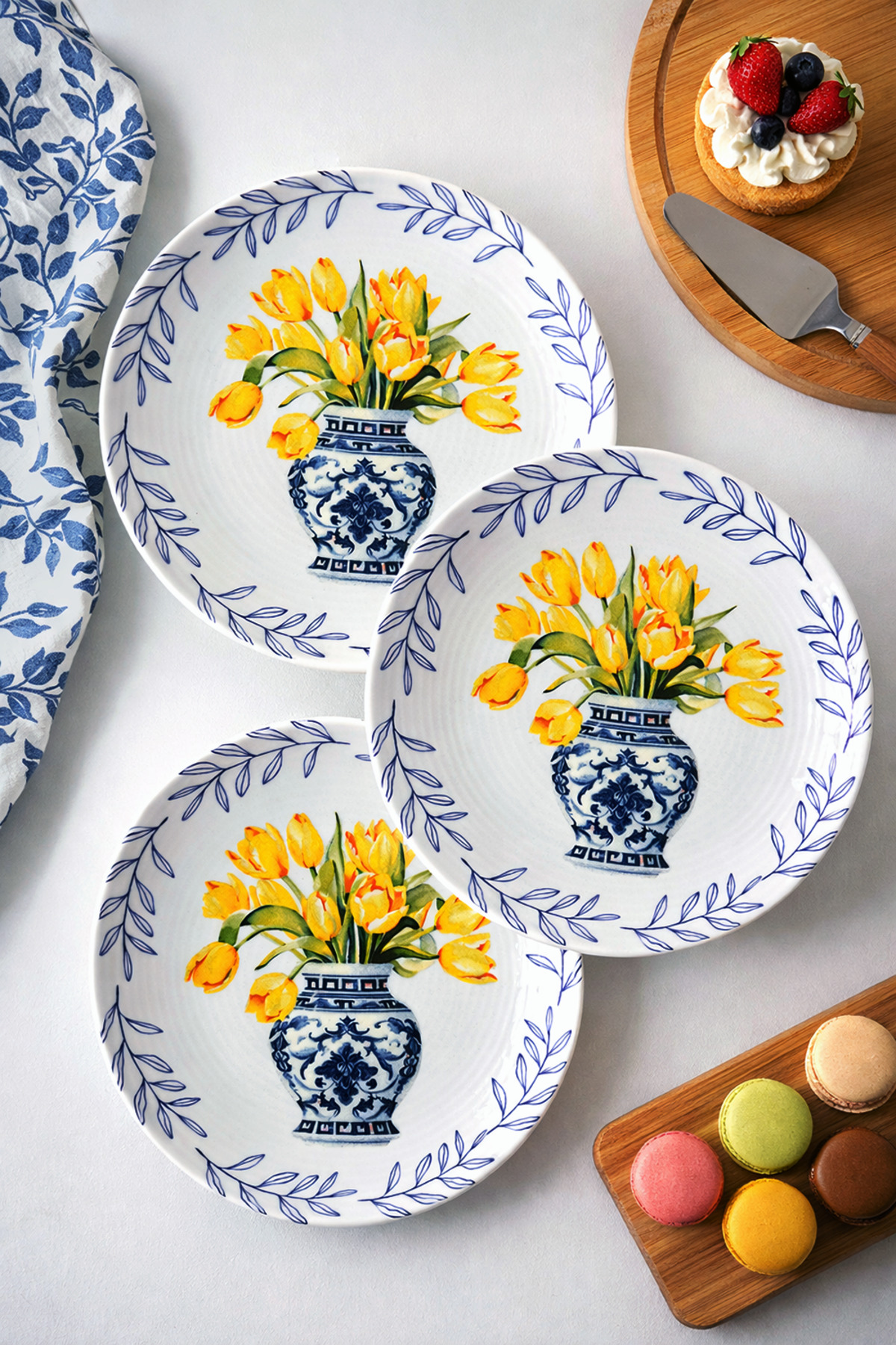 Modern Cake Dessert Plate Set with Vase and Flower Pattern (6 Pieces, 20 cm) – Stylish Breakfast Plate