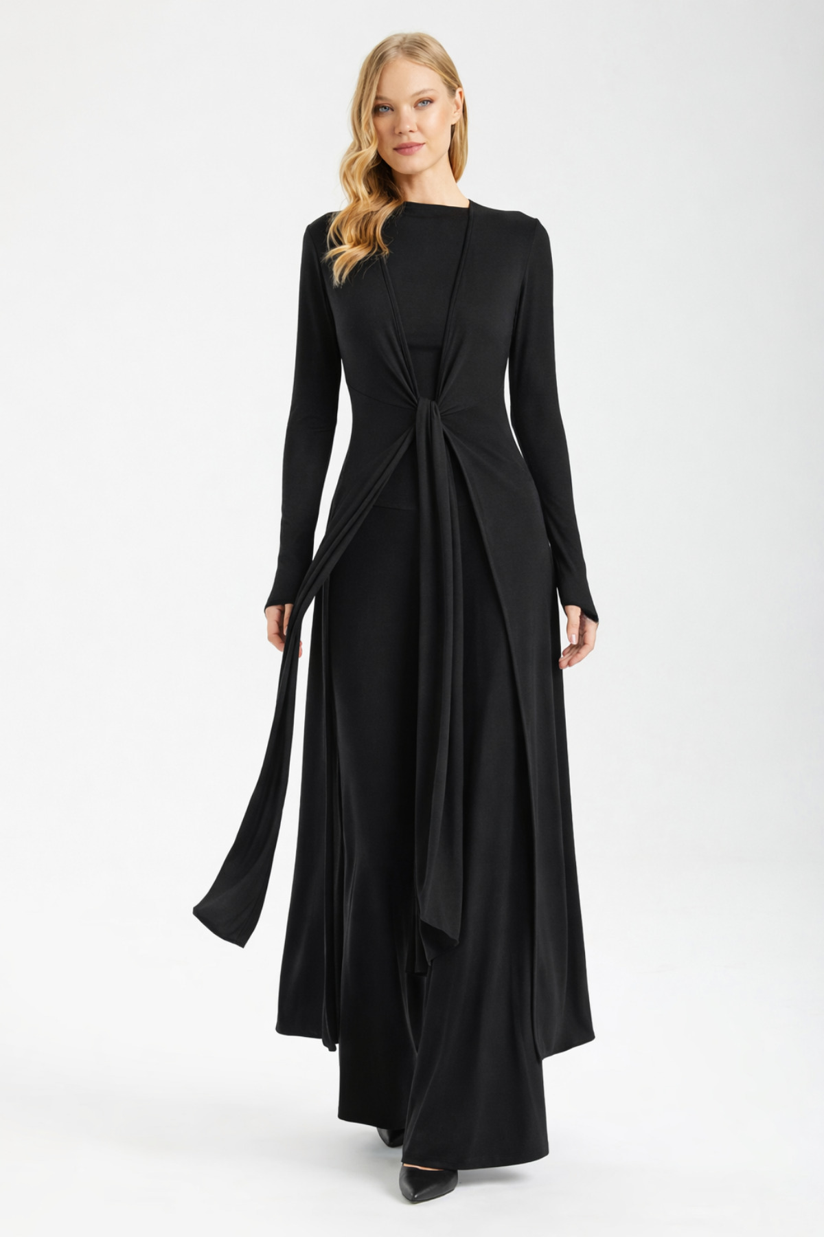 By Yaren Yazıcı  Kadın Siyah Uzun Yırtmaçlı Maxi Hırka – Bağlamalı Akışkan Form Yumuşak Doku Özel tasarım - Görsel 4