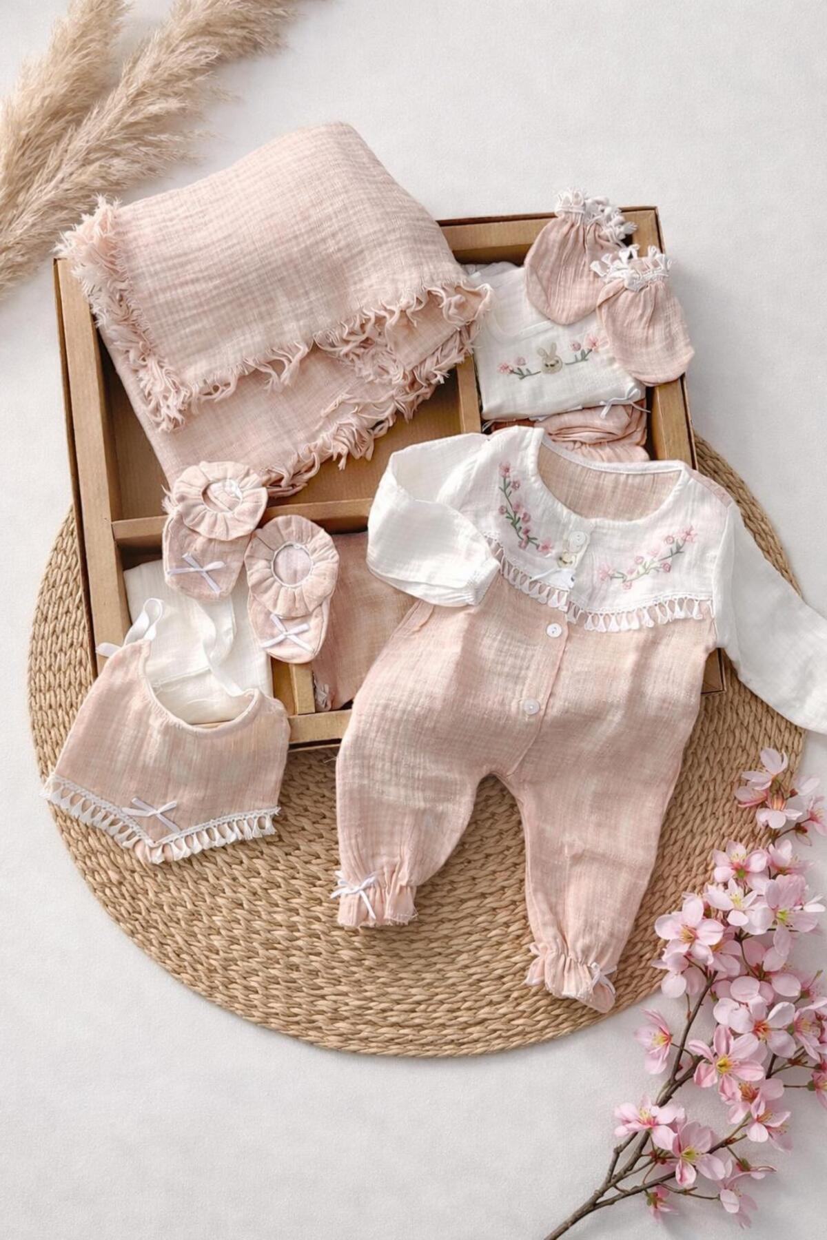 BYS BABY FASHION Mevsimlik Müslin 10 Parça Yenidoğan Kız Bebek Hastane Çıkış Zıbın Seti 0-3Ay Kutulu / Doğum Hediyesi fotoğrafı 4 (önizleme)