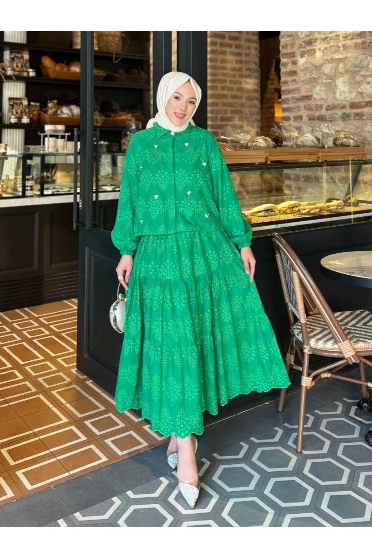Women's Scallop Detailed Blouse Skirt Hijab Set - Green