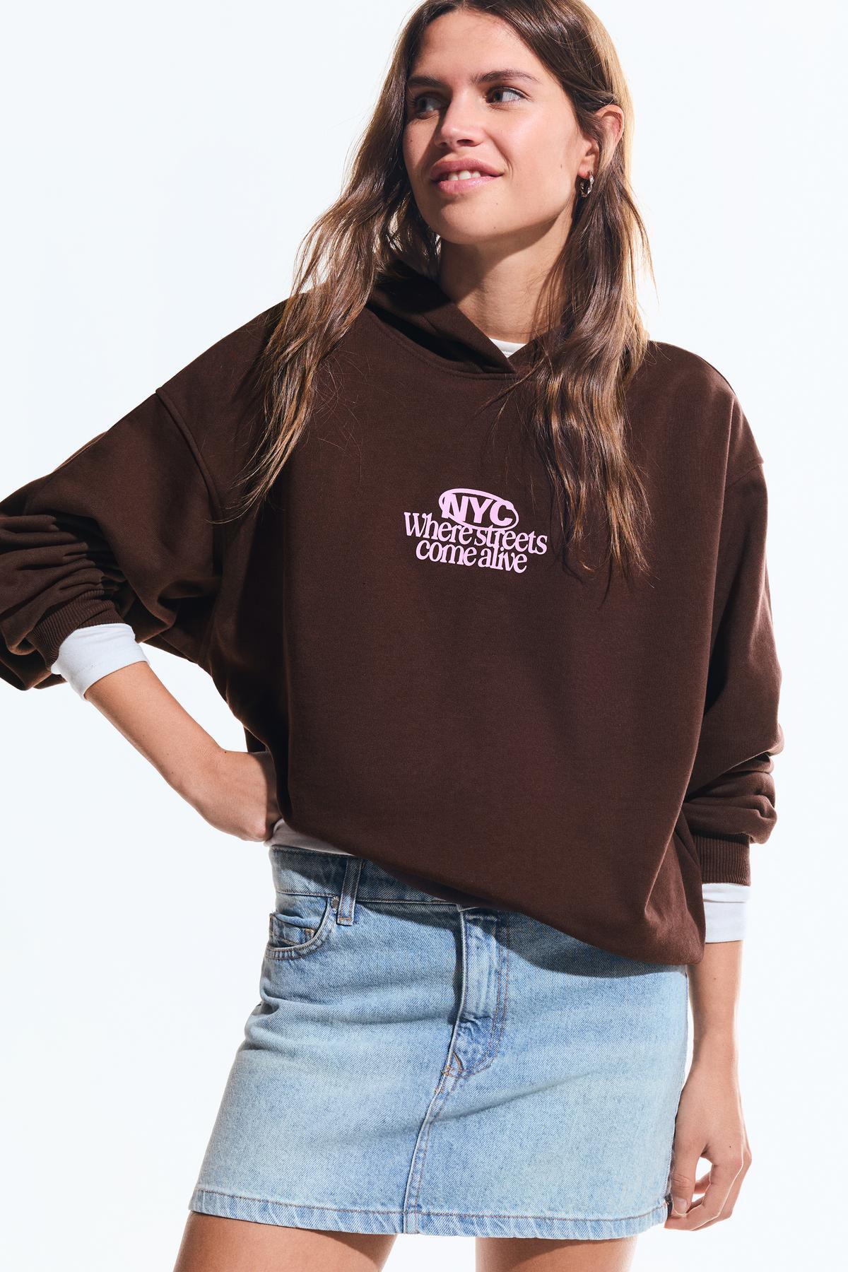 Bershka  Baskılı kapüşonlu sweatshirt