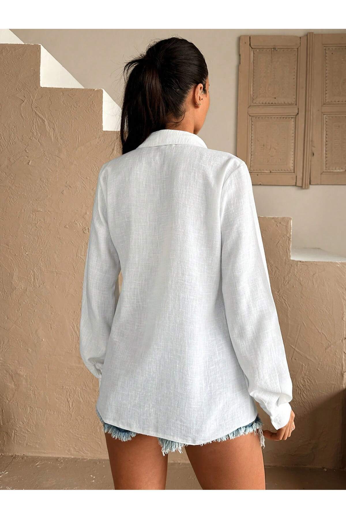 moda seremis  KADIN BEYA KETEN GÖRÜNÜMLÜ NAKIŞ DETAYLI CEPLİ GÖMLEK - Görsel 2