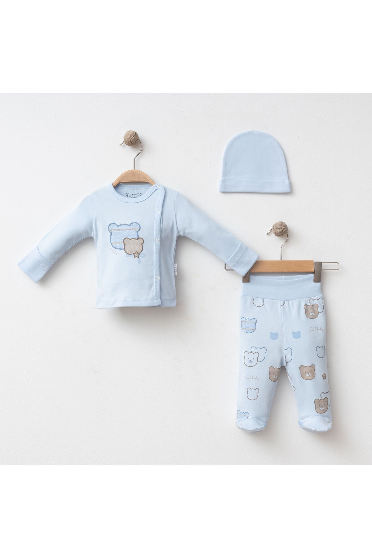 BEBEK 3 LÜ SET % 100 PAMUK KUMAŞ , KENDİNDEN ELDİVENLİ , PATİKLİ