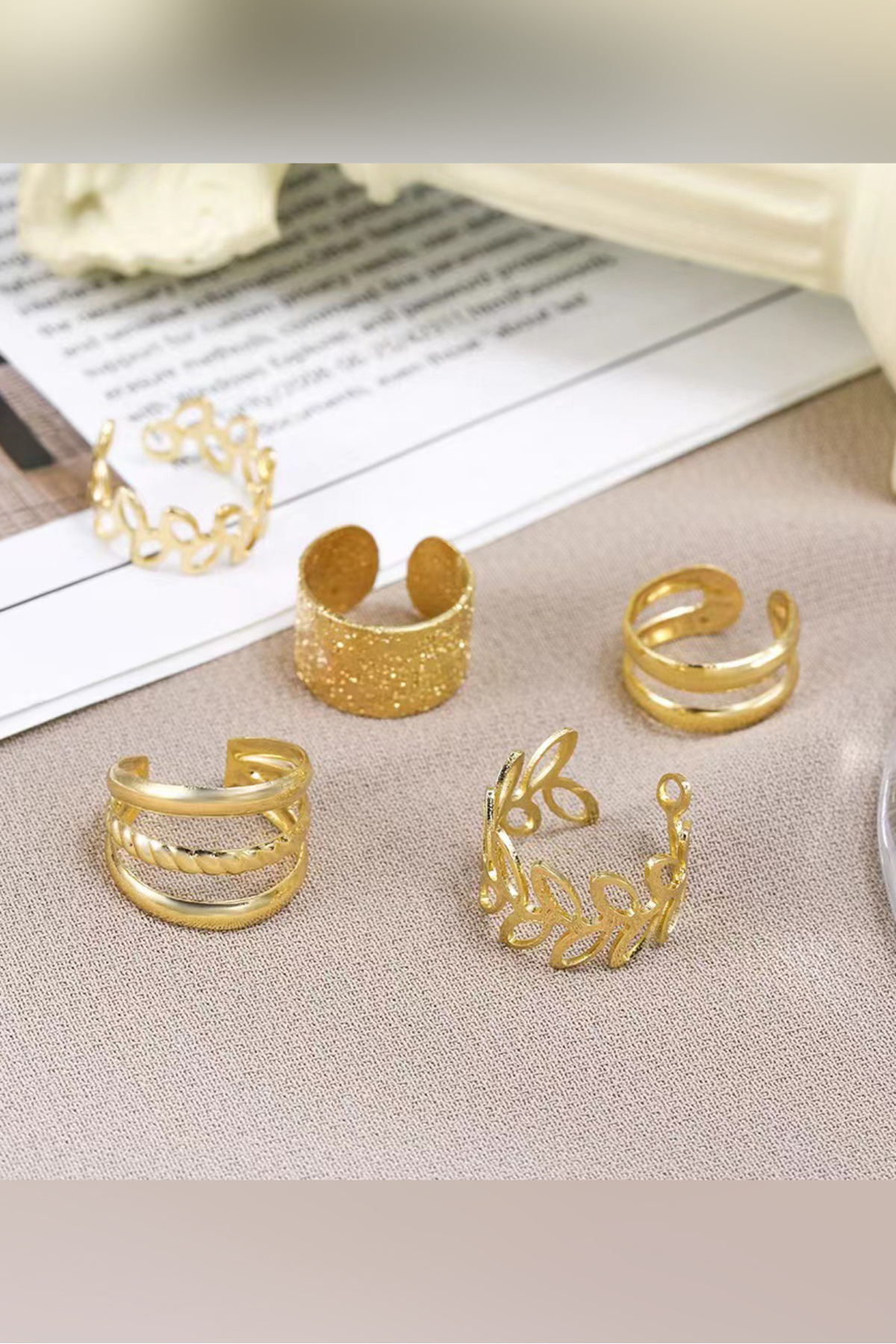 The Collection Minimal Deliksiz Sıkıştırmalı 5'li Set Kadın Kıkırdak Küpe görsel 6