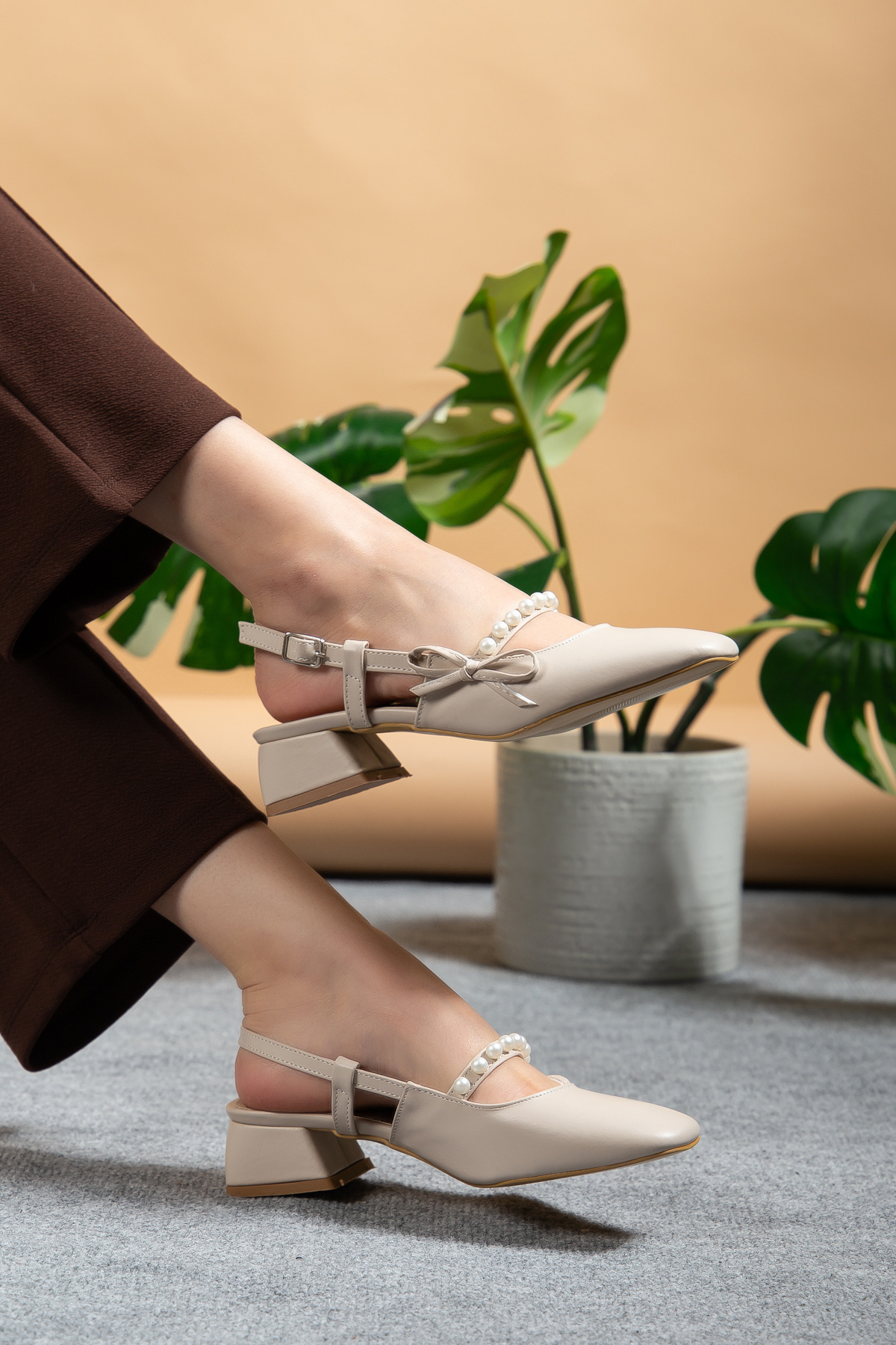 ereskiga  İncili ten arkası açık bunu kapalı kare kadın ayakkabı - Görsel 2