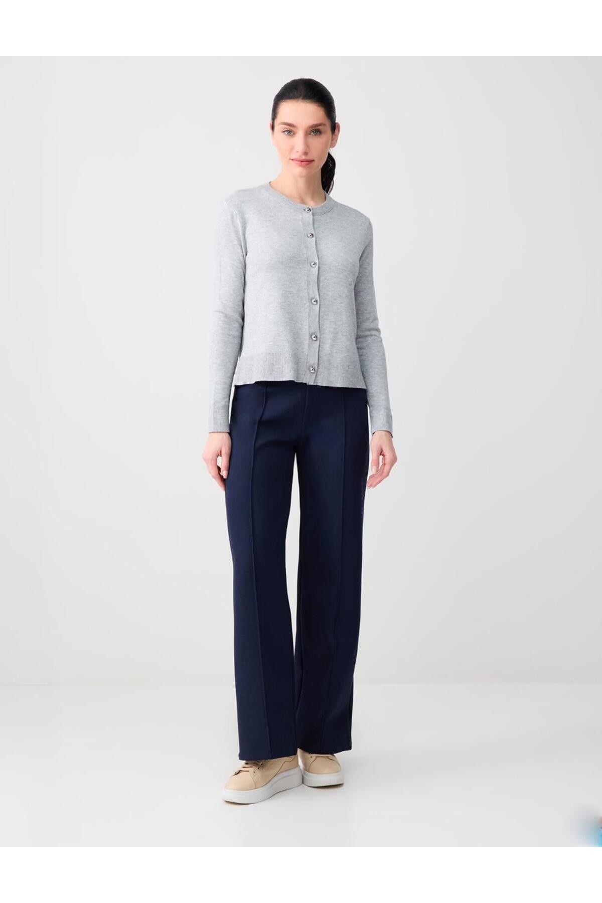 Jimmy Key  Grı Yuvarlak Yaka Uzun Kollu Düğme Detaylı Triko Hırka - Görsel 2