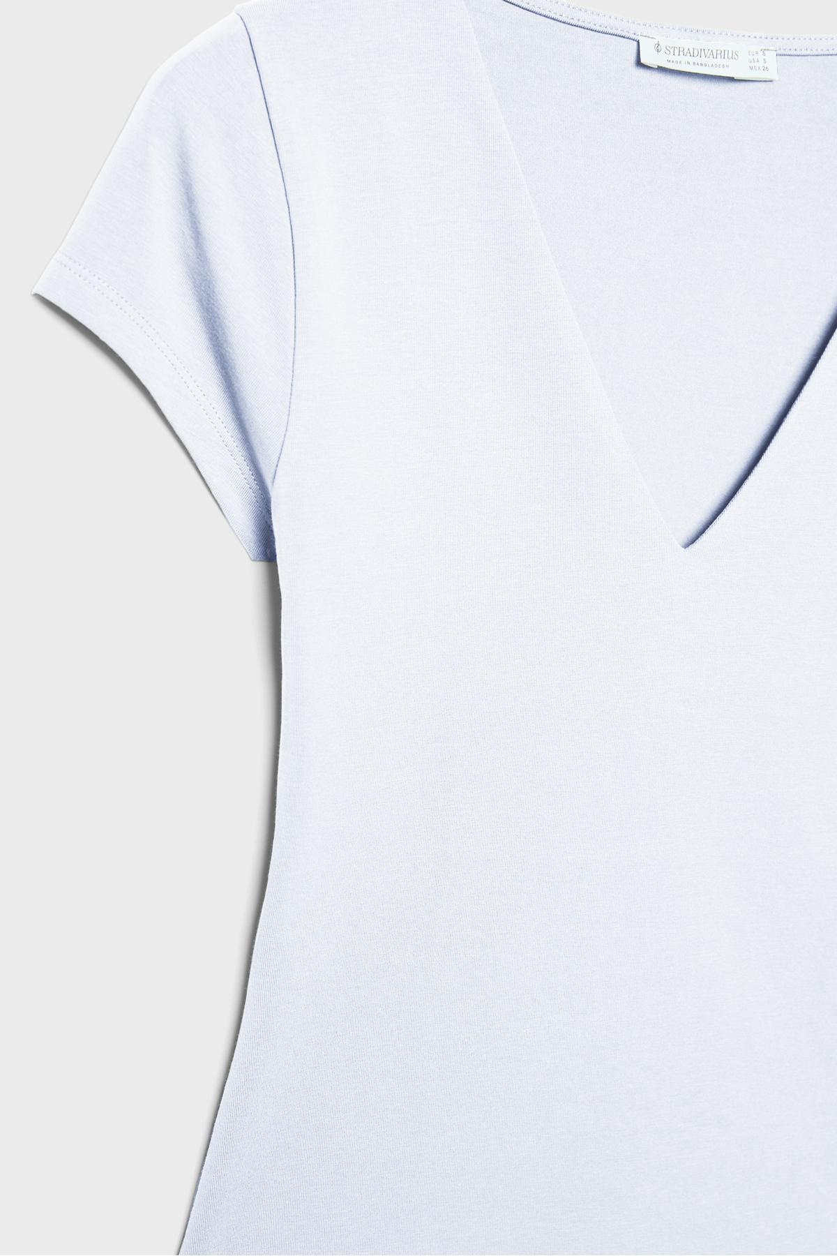 Stradivarius  Kısa kollu V yaka t-shirt - Görsel 8