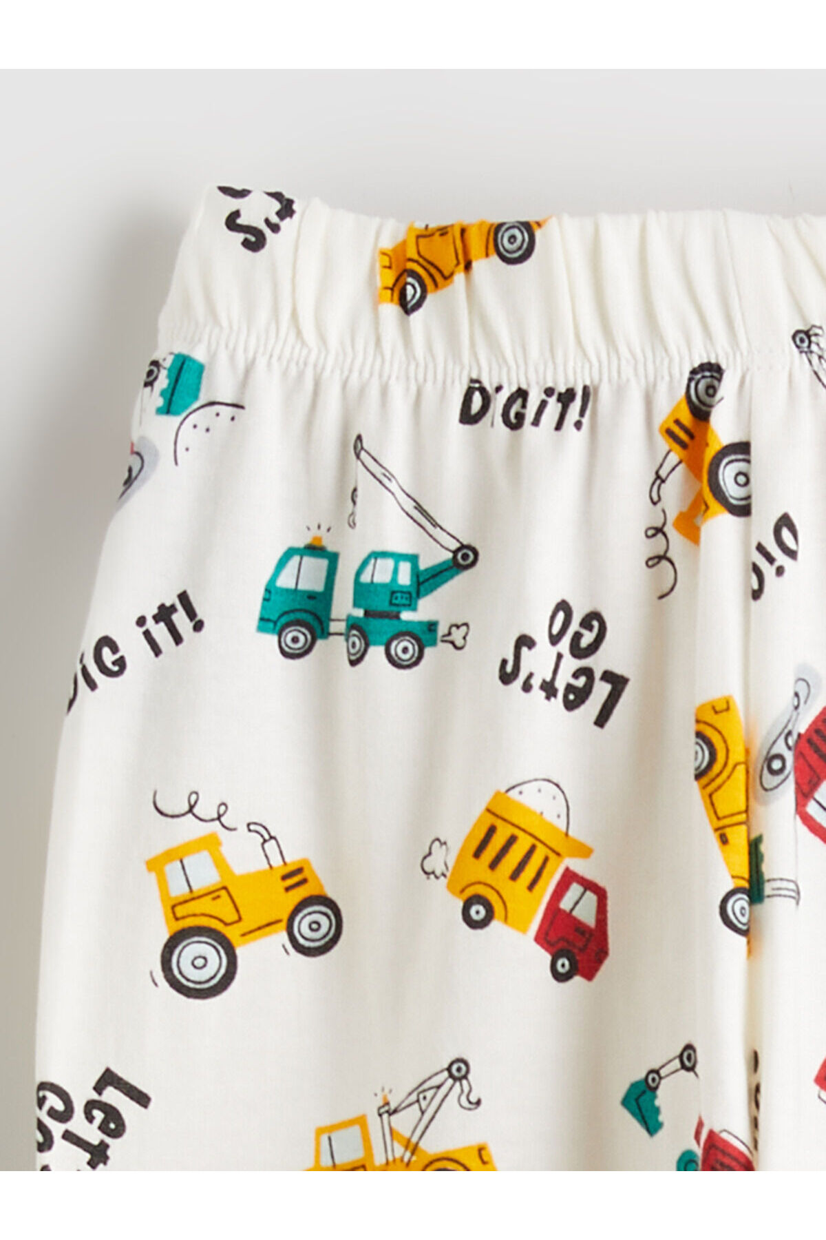 LC Waikiki Nevaa Collection Kırmızı Baskılı Erkek Çocuk Pijama Takımı fotoğrafı 6 (önizleme)