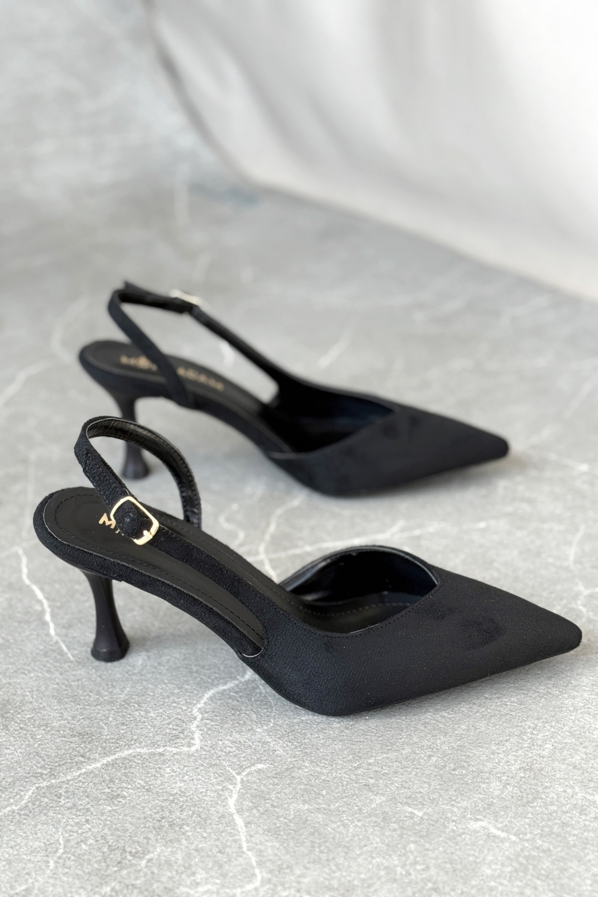 GOFFSHOES Damskie buty Eleni na cienkim obcasie - czarny zamsz