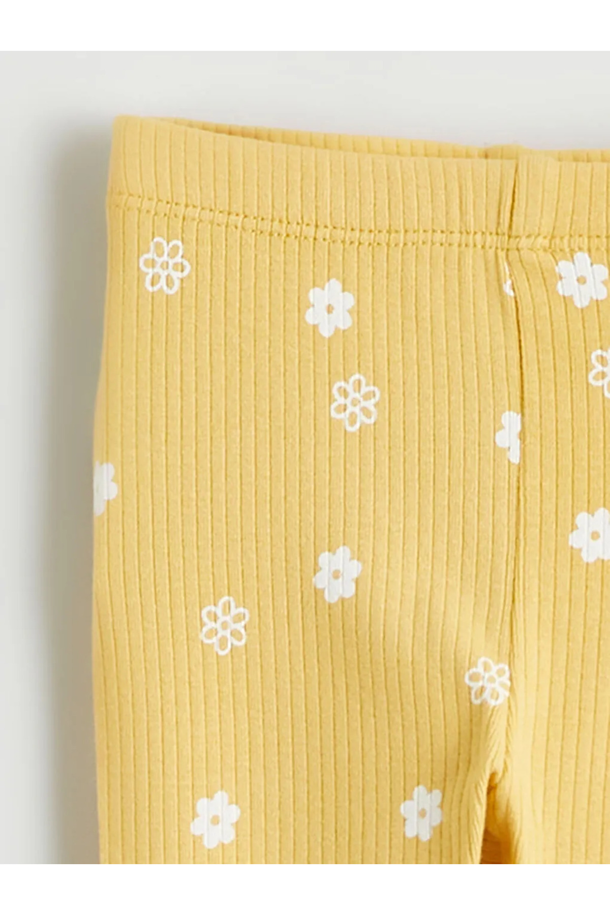 LC Waikiki Ekru Çiçekli Kız Bebek Gömlek ve Tayt fotoğrafı 5 (önizleme)