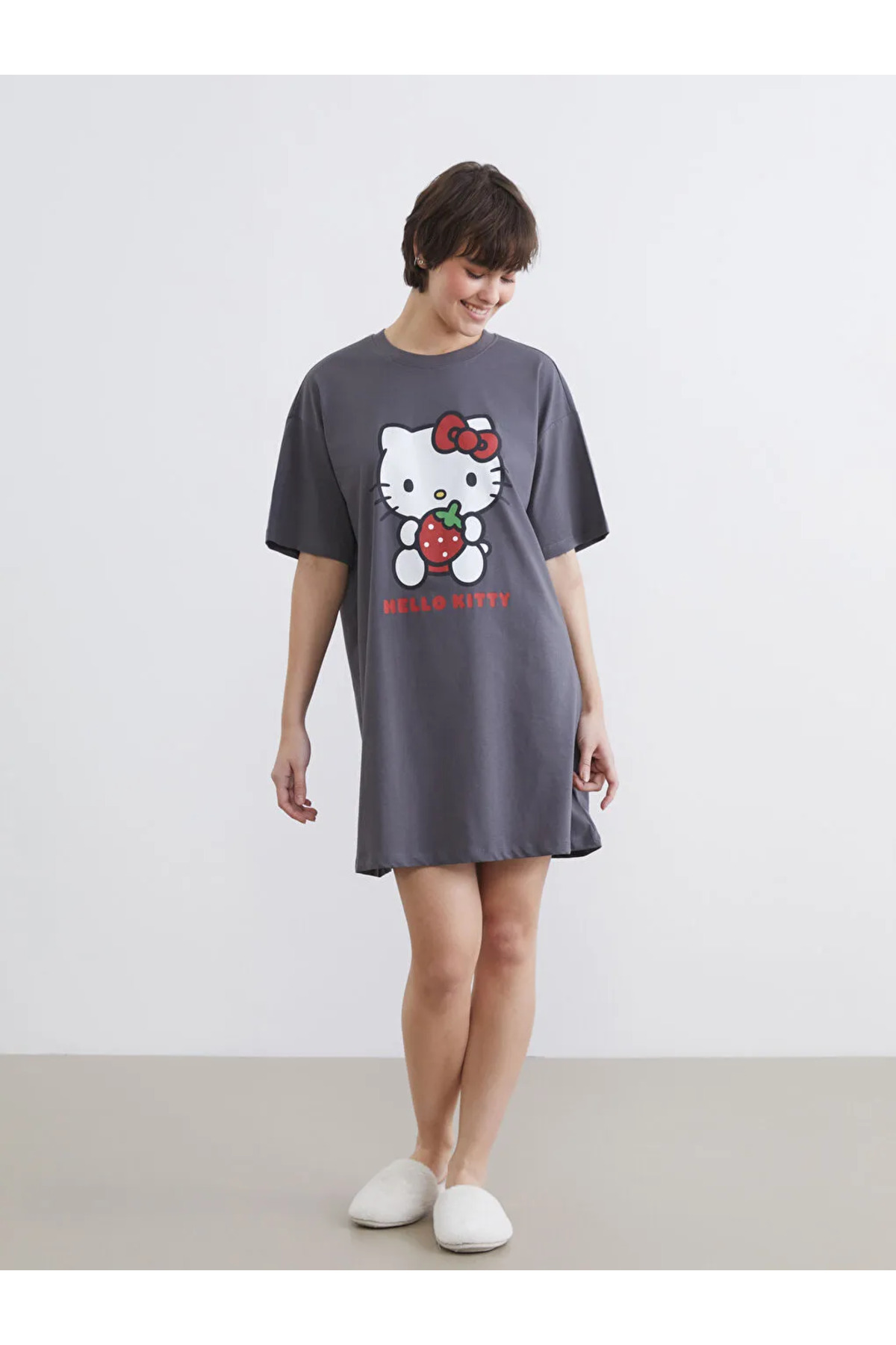 LC Waikiki Gri Hello Kitty Baskılı Oversize Kadın Gecelik