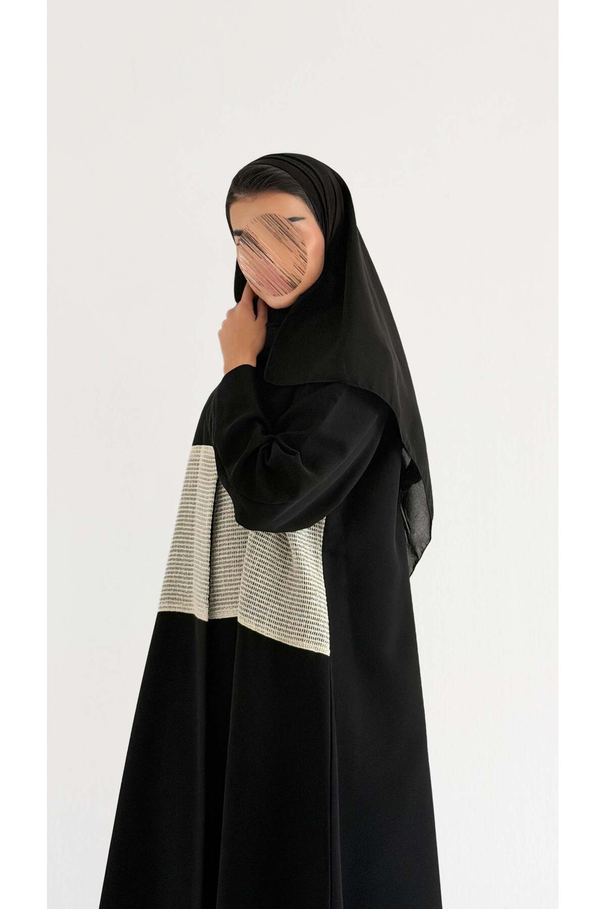 عباية بتدخيلة أنيقة