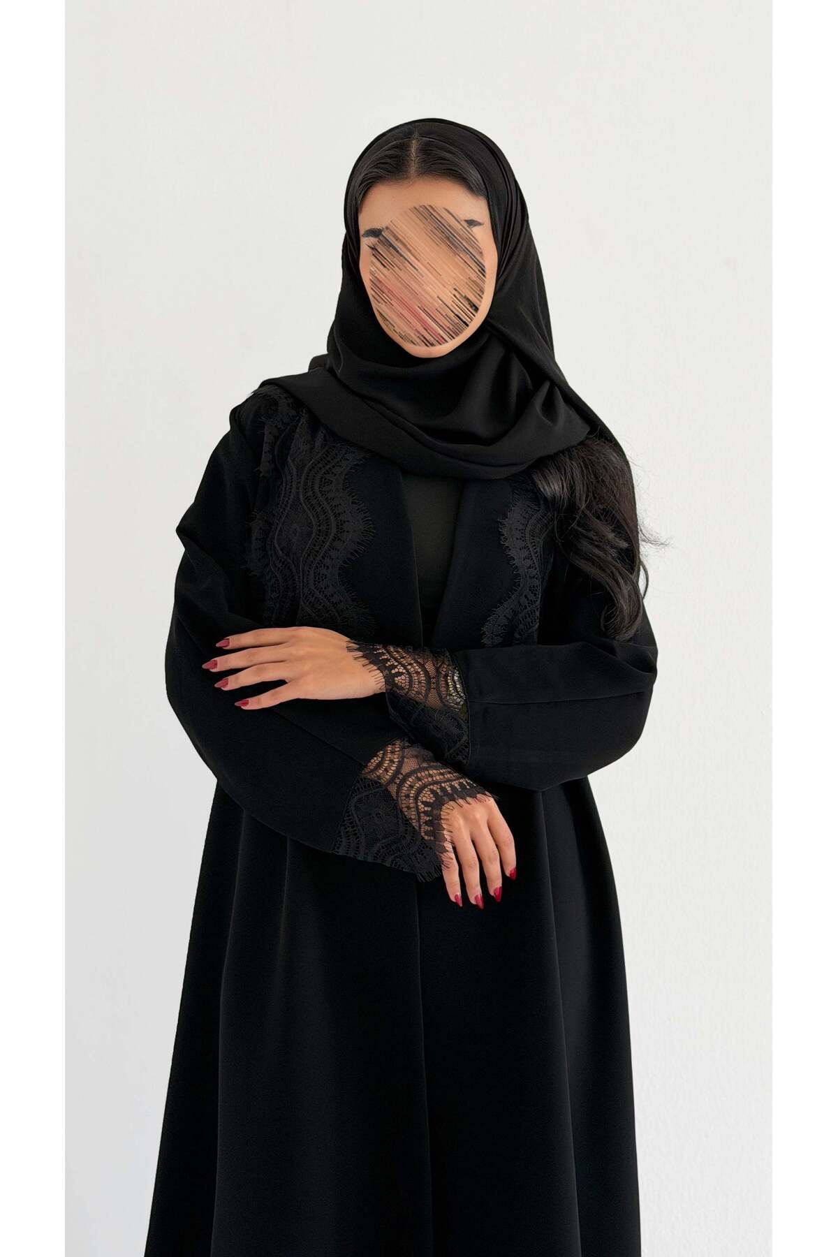 AYA MWT1010 - عباية مع تدخيلة دانتيل بشكل راقي