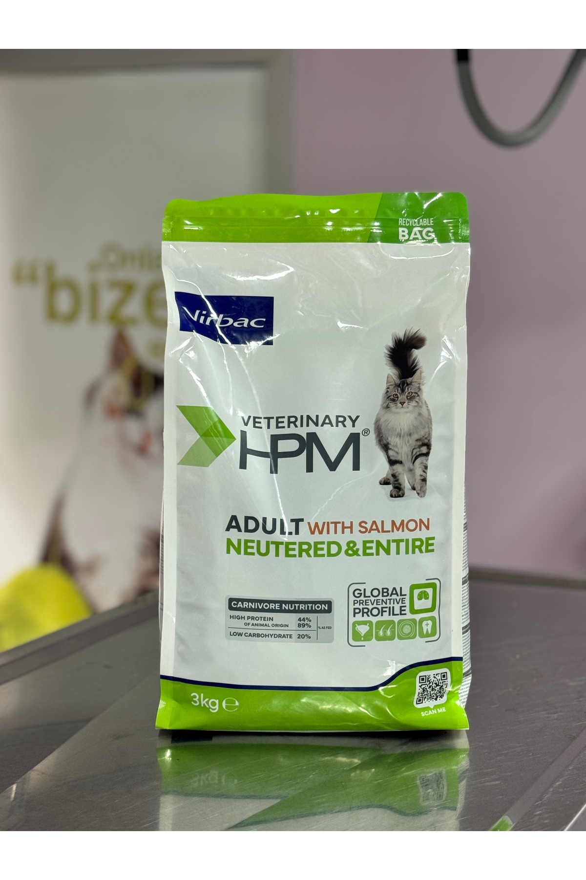 Virbac Adult Cat Salmon - Neutered & ENTIRE 3 KG