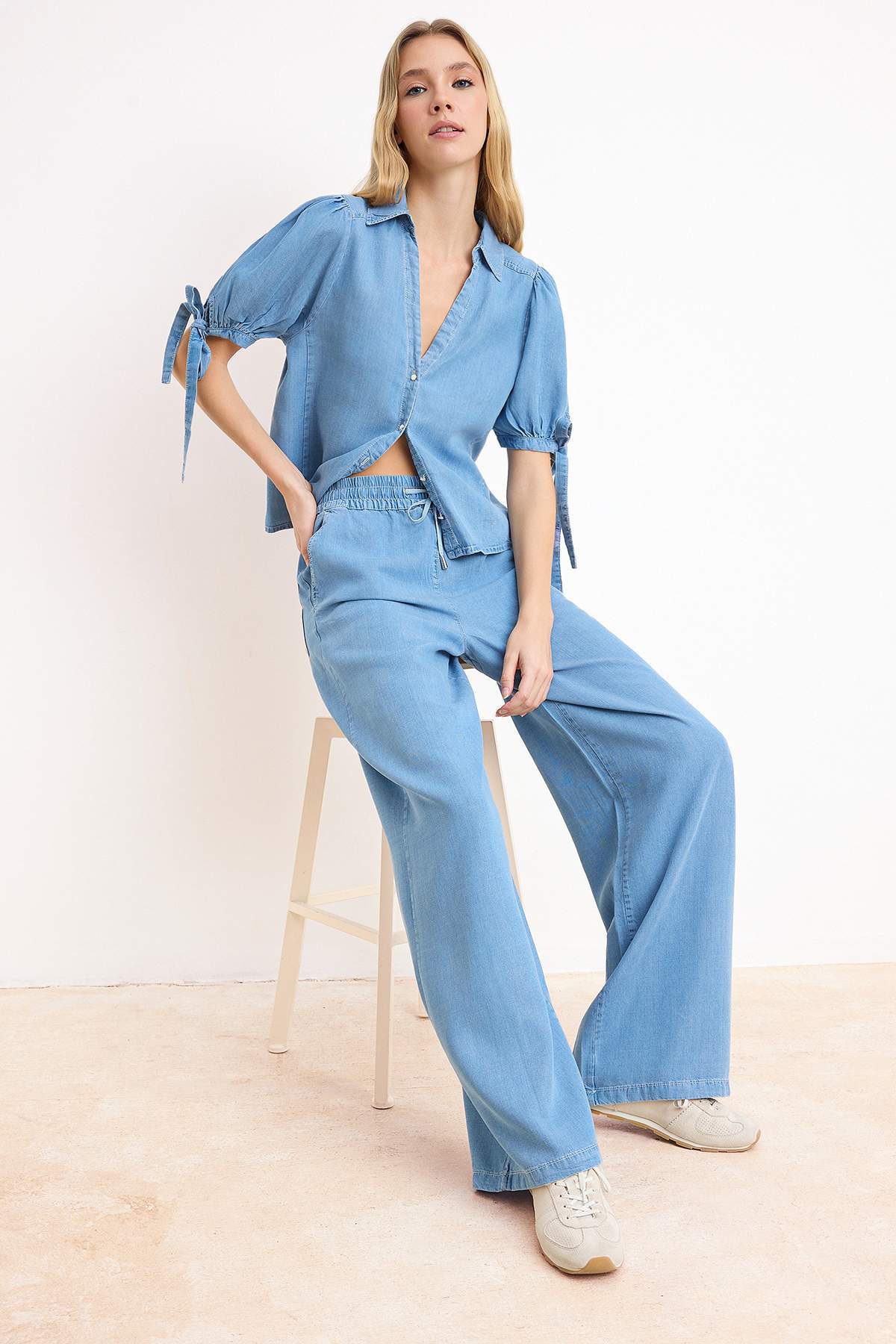 Trendyolmilla  Mavi DÖKÜMLÜ İnce Kumaş %100 Tencel Denim Alt - Üst Takım TWOSS26AU00087 - Görsel 2