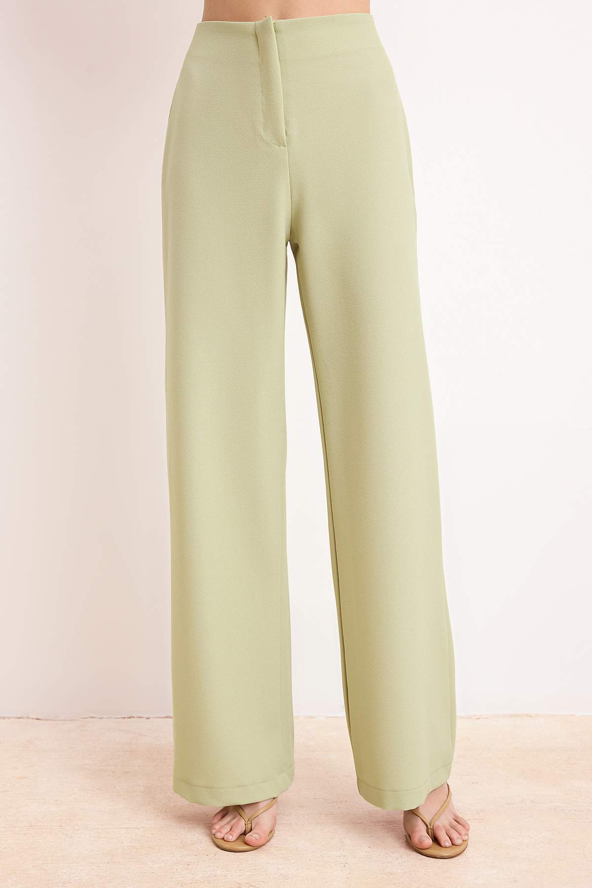 Trendyolmilla  Mint Saten Askılı Bluz Kumaş Geniş Paça Pantolon Dokuma Alt - Üst Takım TWOSS26AU00056 - Görsel 3