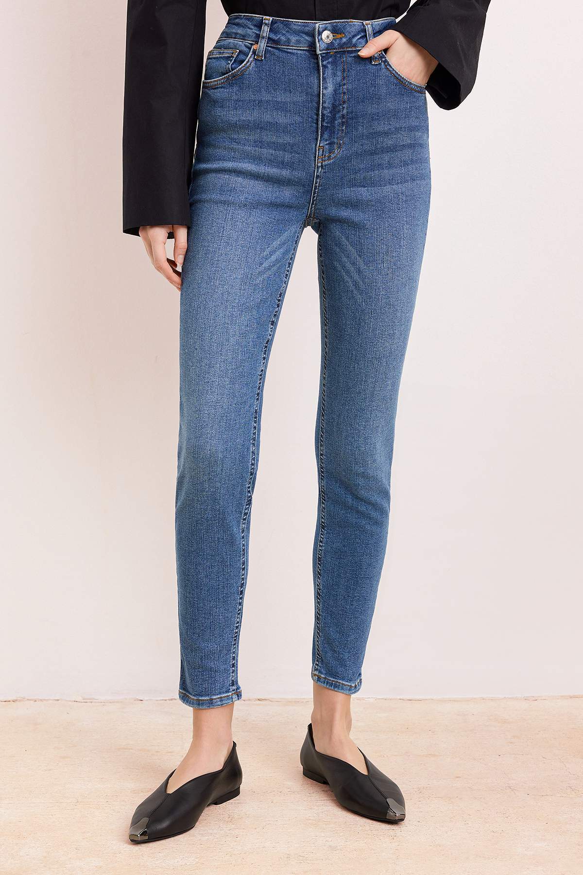 Trendyolmilla  Mavi Yüksek Bel Ekstra Esnek Skinny Vücudu Saran Jeans TWOSS26JE00155 - Görsel 3