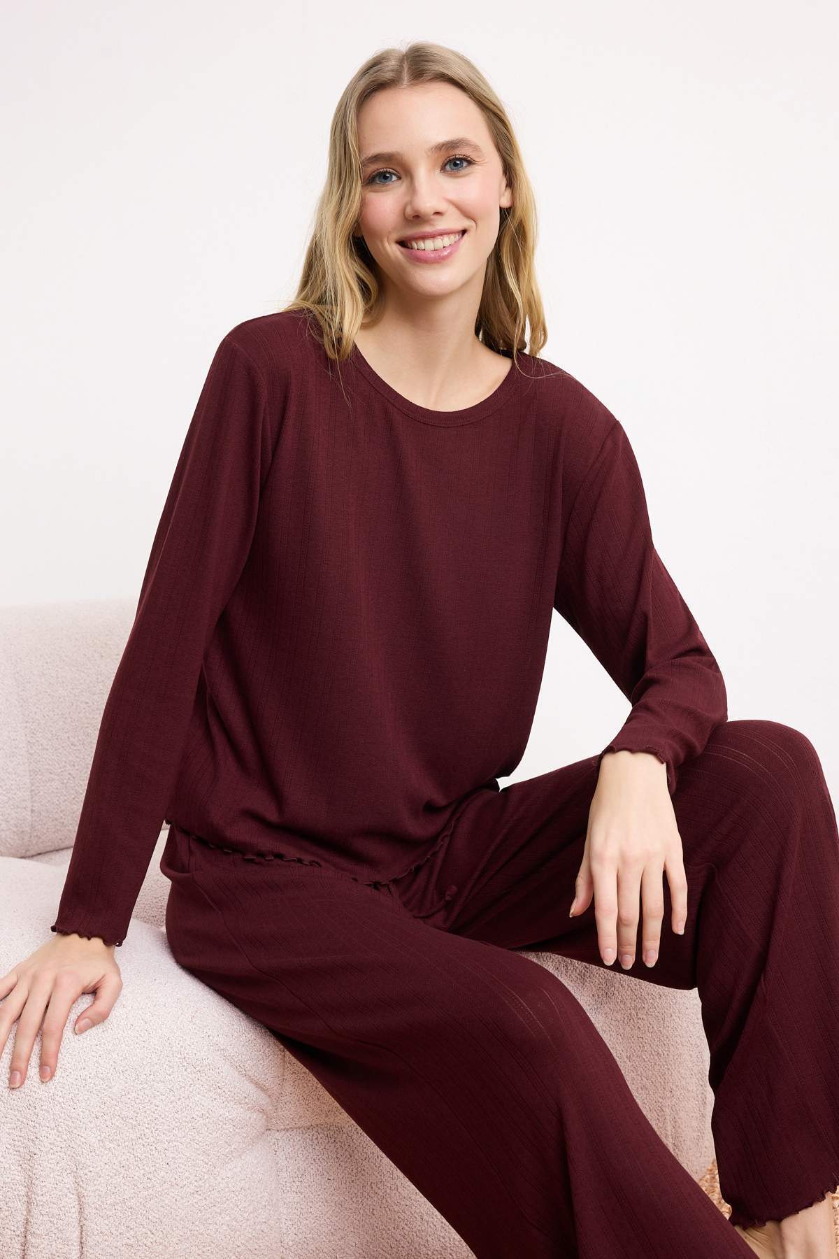 Trendyolmilla  Bordo Baby Overloklu Yumuşak Tuşe Kışlık Fitilli/Pointel Örme Pijama Takımı THMSS26PT00166 - Görsel 2