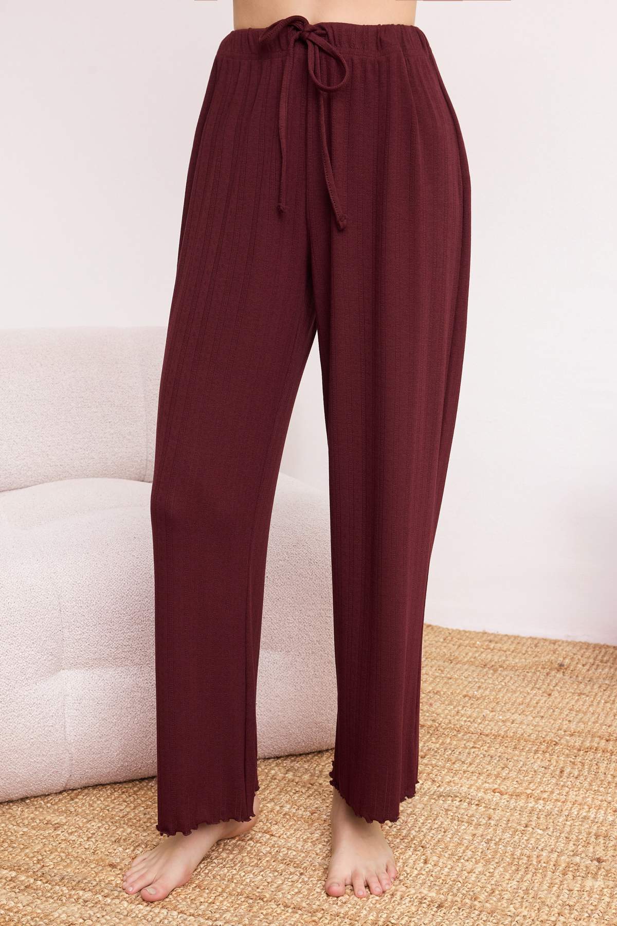 Trendyolmilla  Bordo Baby Overloklu Yumuşak Tuşe Kışlık Fitilli/Pointel Örme Pijama Takımı THMSS26PT00166 - Görsel 3