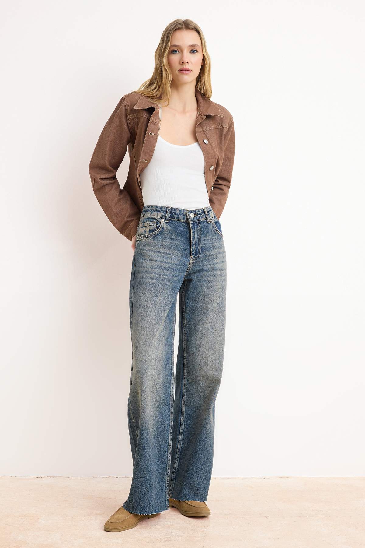 Trendyolmilla  Mavi Yüksek Bel %100 Pamuk Geniş Paça Wide Leg Jeans TWOSS26JE00013