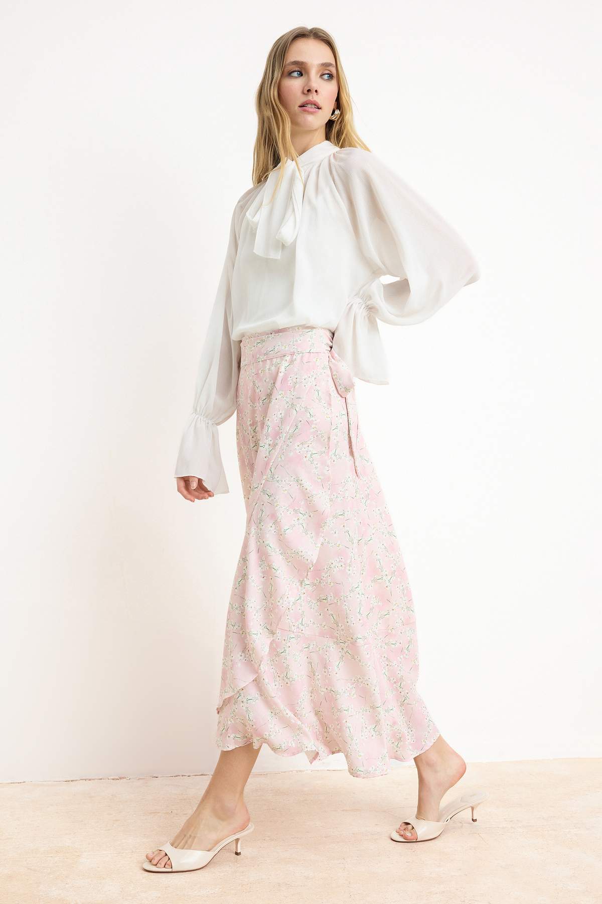 Trendyolmilla  Pudra Çiçekli Kruvaze Dokuma Etek TCTSS25EE00006 - Görsel 2