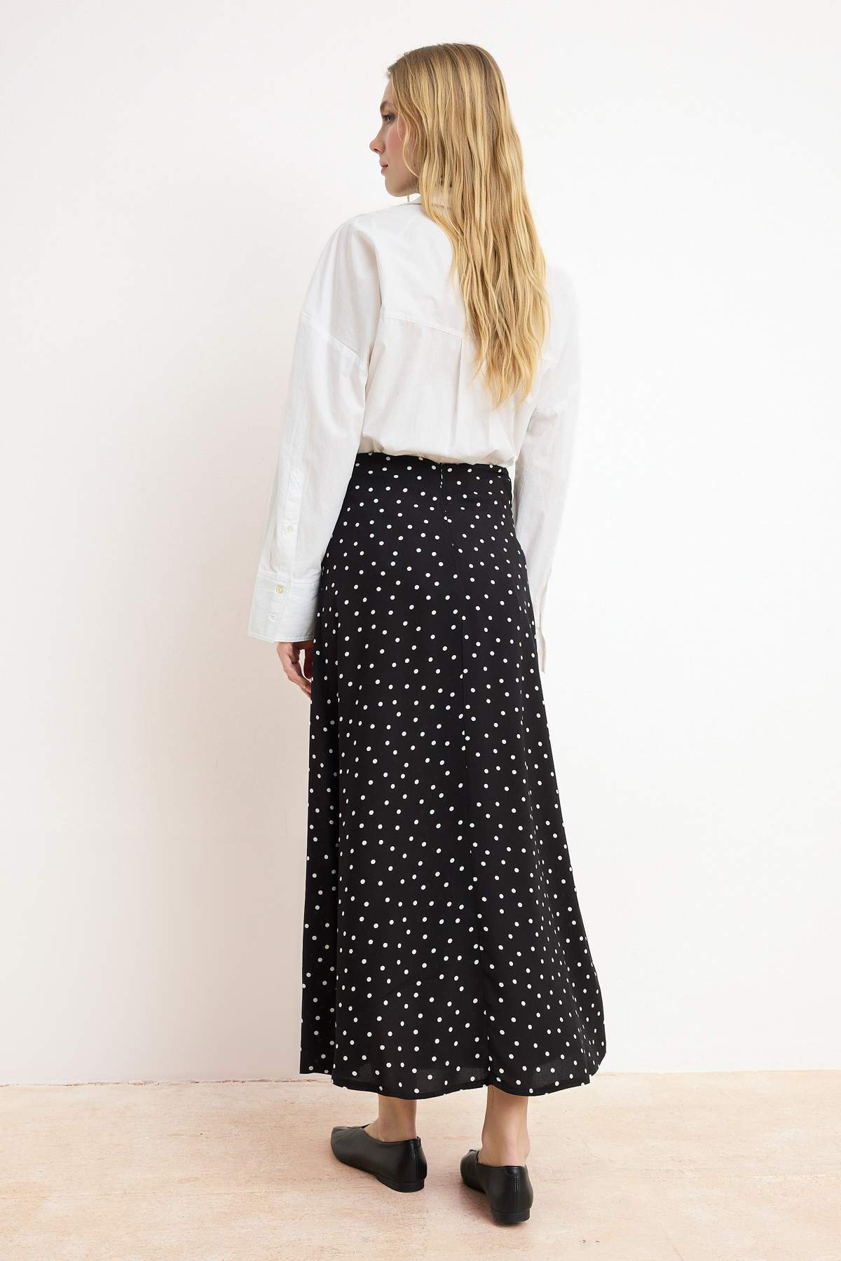 Trendyolmilla  Siyah Puantiye Desenli Çan Dokuma Etek TCTSS22EE0006 - Görsel 4