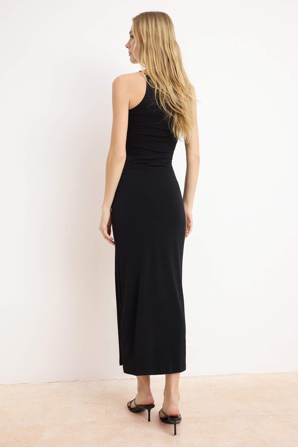 Trendyolmilla  Siyah Büzgü Drape Detaylı Maxi Anvelop Esnek Etek TWOAW25ET00096 - Görsel 4