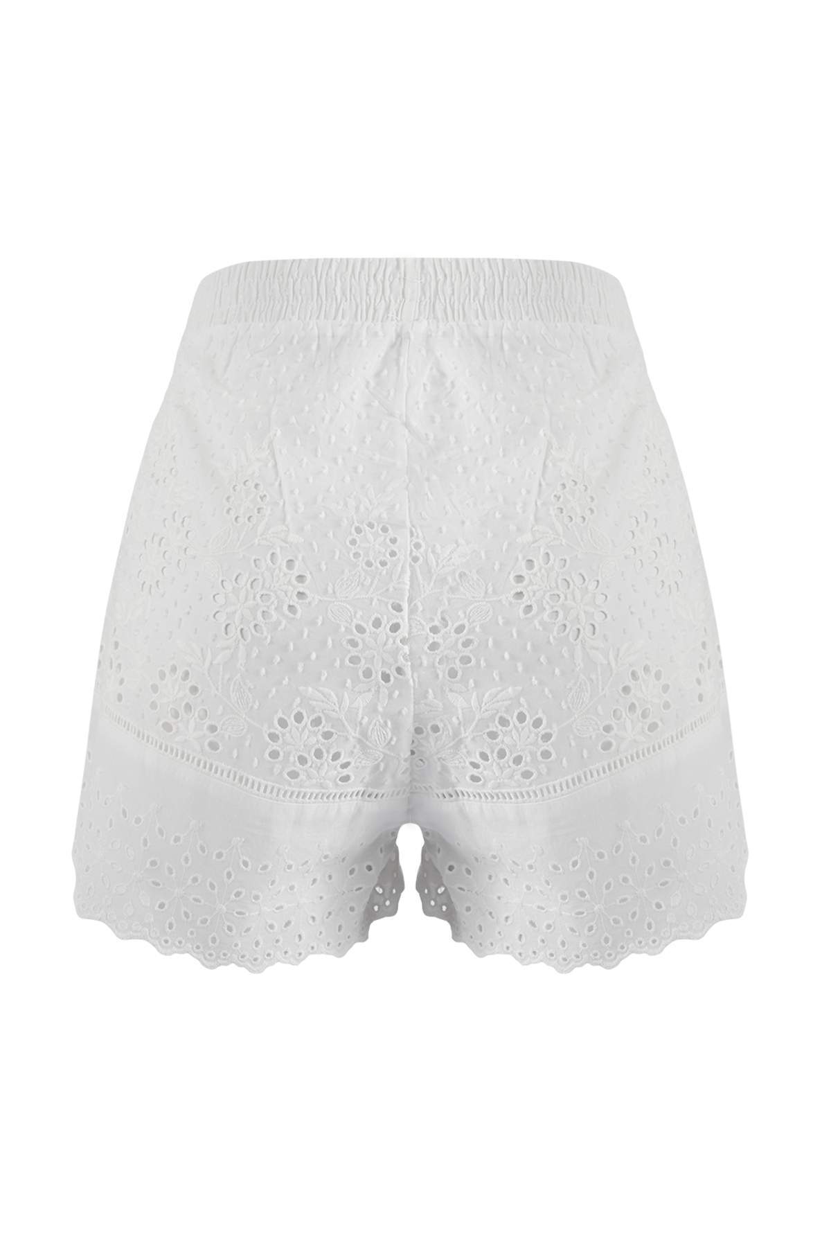 Trendyolmilla  Beyaz Dokuma Brodeli Mini %100 Pamuk Plaj Şort TBESS26SR00008 - Görsel 4