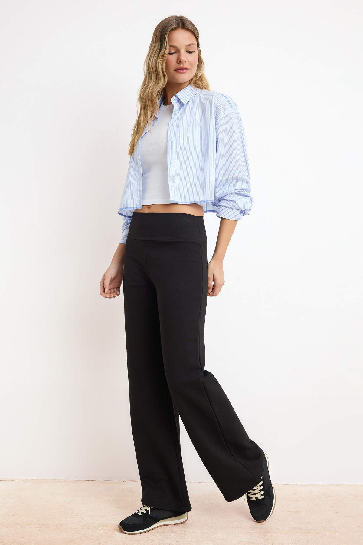 Trendyolmilla  Siyah Ince Ekstra Yüksek Bel Wide Leg/Geniş Kesim Pantolon TWOAW25PL00026 - Görsel 2