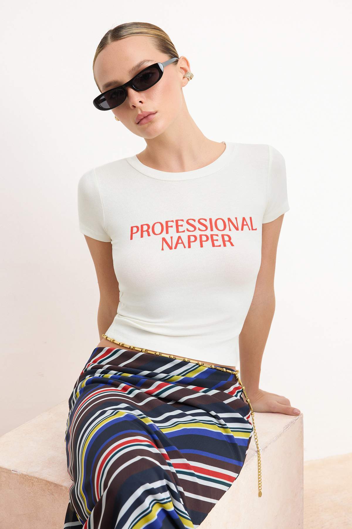 Trendyolmilla  Ekru*001 Fitted/Vücuda Oturan Kısa Kollu Pamuk Ribana Örme T-Shirt TWOSS26TS00126